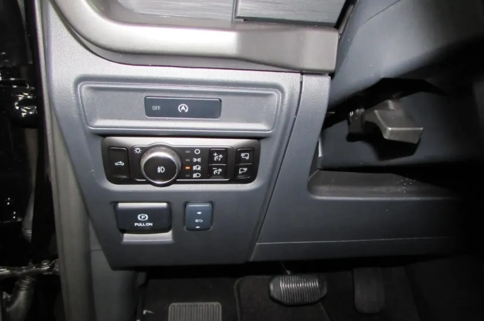 2025 Ford F-150 Tremor (1FTFW4L52SF) with an 5.0L V8 engine, Automatic transmission, located at 12836 Highway 21, De Soto, MO, 63020, (636) 337-7777, 38.151867, -90.575615 - **Unleash Your Adventure with the 2025 Ford F-150 Tremor at Pettus Ford De Soto!**<br /> <br /> If you're searching for the perfect blend of power and versatility, look no further than the 2025 Ford F-150 Tremor, available now at Pettus Ford De Soto! Located conveniently at 12836 Missouri Hwy 21, De - Photo#17