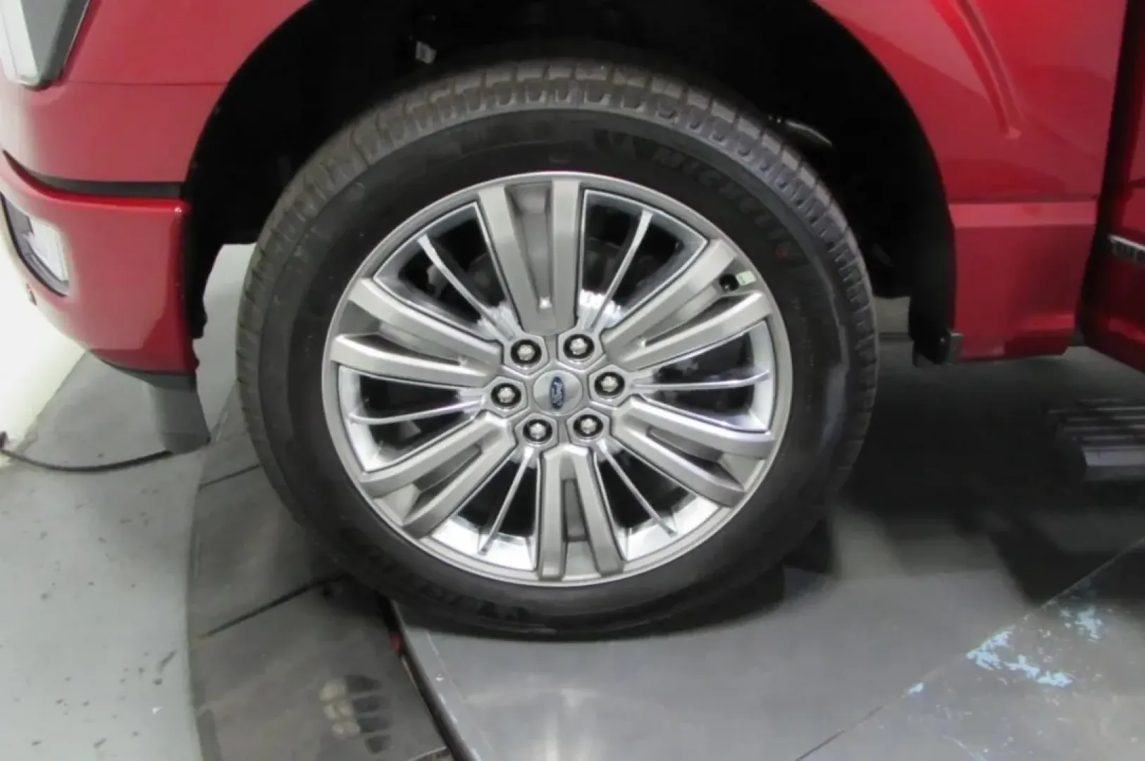 2025 /Smoked Truffle Leather Ford F-150 Platinum (1FTFW7LD0SF) with an 3.5L V6 engine, located at 12836 Highway 21, De Soto, MO, 63020, (636) 337-7777, 38.151867, -90.575615 - Are you ready to elevate your adventures on and off the road? The 2025 Ford F-150 Platinum, available at Pettus Ford De Soto, is more than just a truck-it's a lifestyle choice. Imagine cruising through the scenic routes of De Soto, MO, whether you're embarking on a weekend getaway, hauling equipment - Photo#9