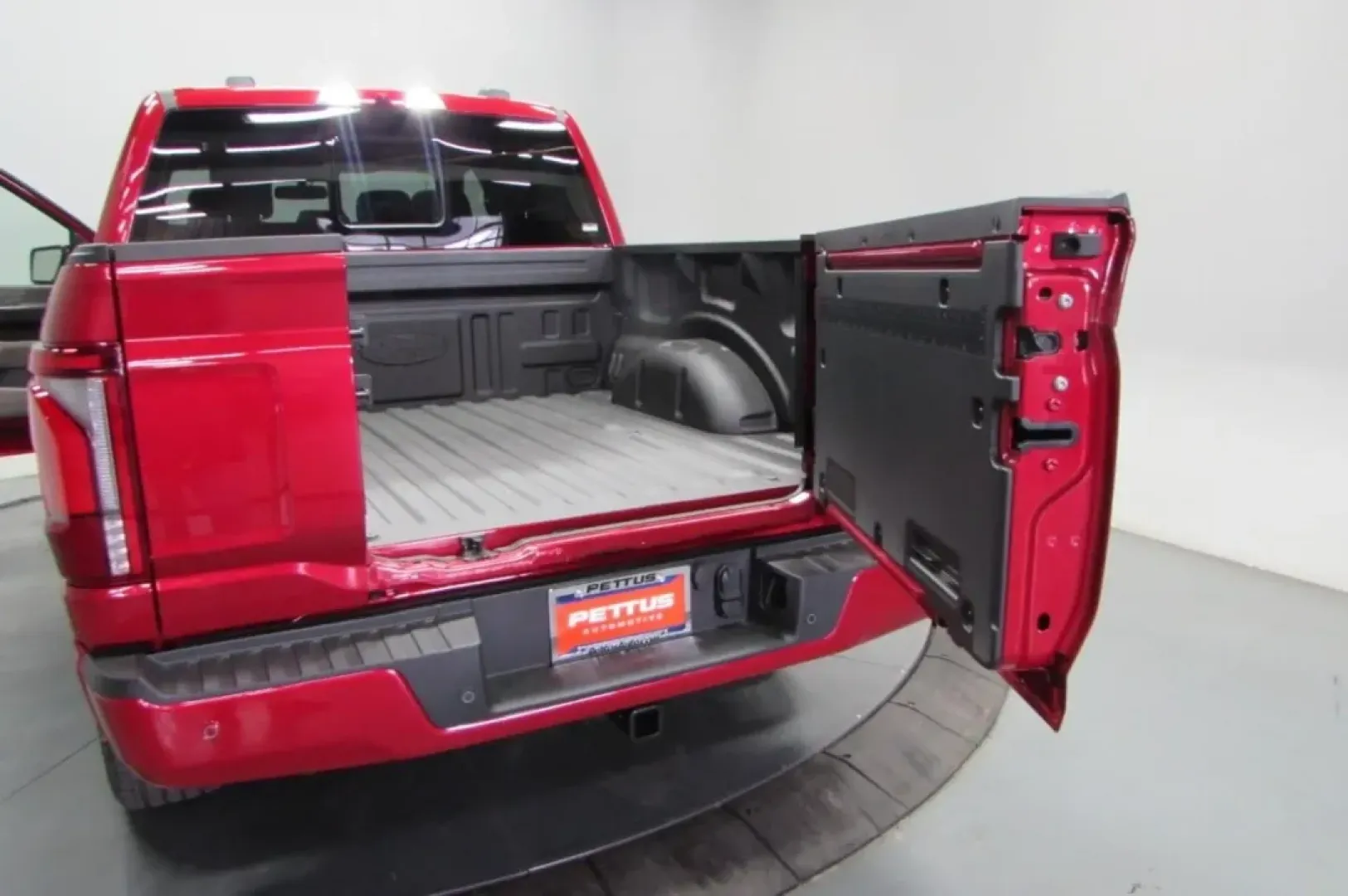 2025 /Smoked Truffle Leather Ford F-150 Platinum (1FTFW7LD0SF) with an 3.5L V6 engine, located at 12836 Highway 21, De Soto, MO, 63020, (636) 337-7777, 38.151867, -90.575615 - Are you ready to elevate your adventures on and off the road? The 2025 Ford F-150 Platinum, available at Pettus Ford De Soto, is more than just a truck-it's a lifestyle choice. Imagine cruising through the scenic routes of De Soto, MO, whether you're embarking on a weekend getaway, hauling equipment - Photo#12