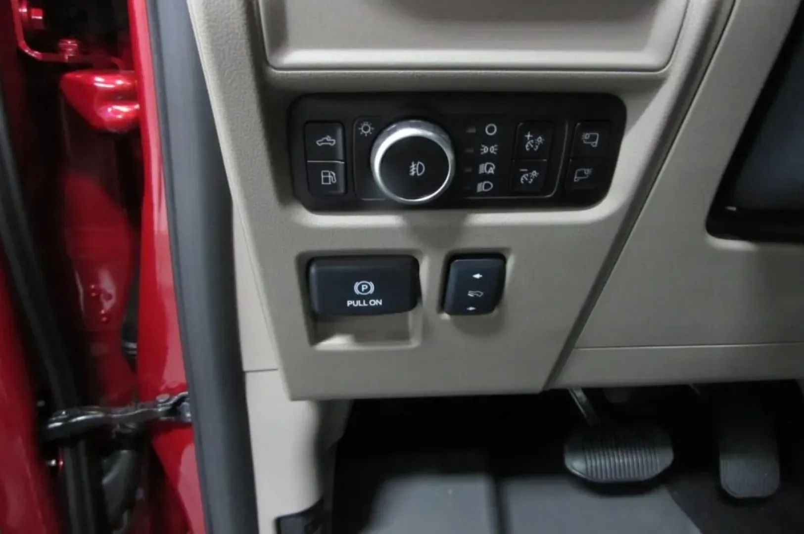 2025 /Smoked Truffle Leather Ford F-150 Platinum (1FTFW7LD0SF) with an 3.5L V6 engine, located at 12836 Highway 21, De Soto, MO, 63020, (636) 337-7777, 38.151867, -90.575615 - Are you ready to elevate your adventures on and off the road? The 2025 Ford F-150 Platinum, available at Pettus Ford De Soto, is more than just a truck-it's a lifestyle choice. Imagine cruising through the scenic routes of De Soto, MO, whether you're embarking on a weekend getaway, hauling equipment - Photo#15