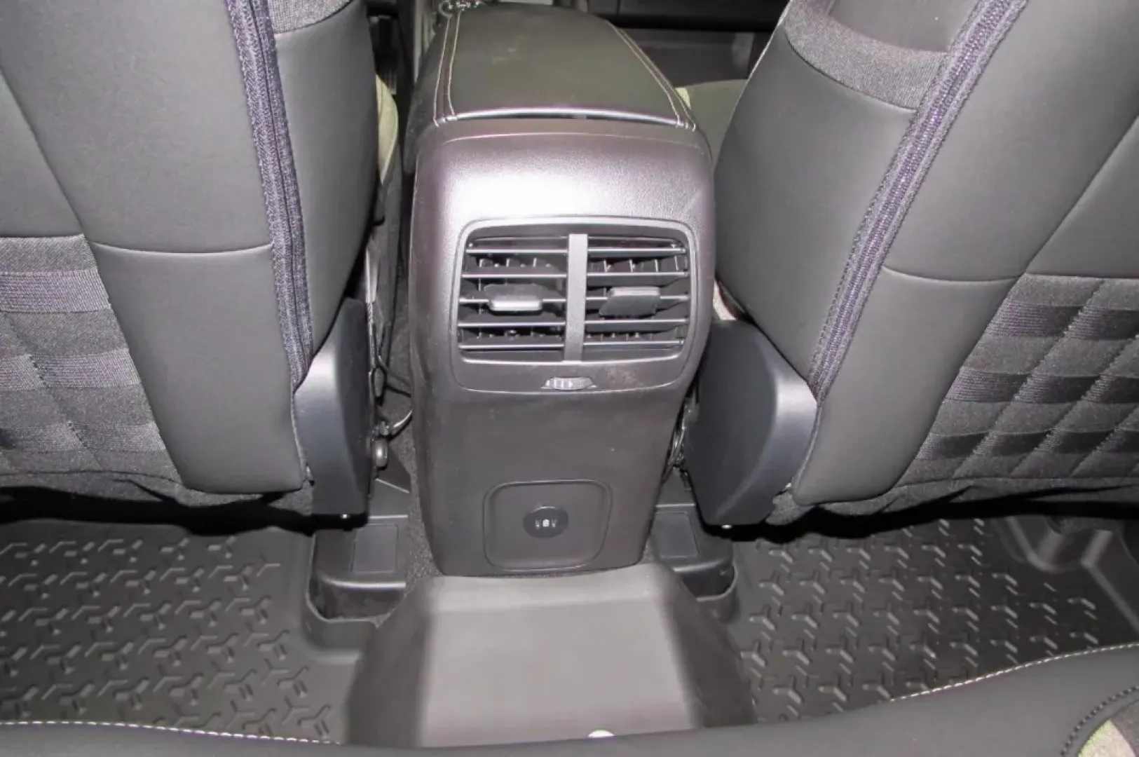 2025 /Medium Lt Smoked Truffle Cloth Ford Bronco Sport Big Bend (3FMCR9BN3SR) with an 1.5L EcoBoost engine, Automatic transmission, located at 12836 Highway 21, De Soto, MO, 63020, (636) 337-7777, 38.151867, -90.575615 - **Unleash Your Adventurous Spirit with the 2025 Ford Bronco Sport Big Bend**<br /> <br /> Are you ready to conquer the great outdoors or tackle your daily commute with style and confidence? Look no further than this stunning 2025 Ford Bronco Sport Big Bend, now available at Pettus Ford De Soto. This - Photo#24