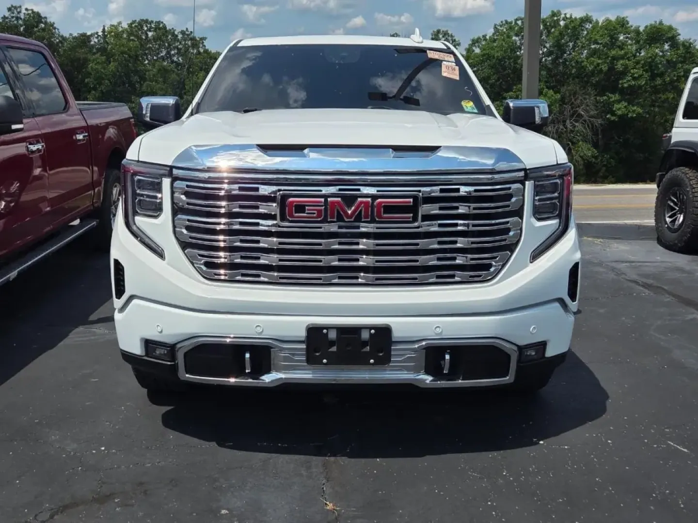 2022 GMC Sierra 1500 Denali (3GTUUGED7NG) with an Other engine, located at 12830 Highway 21, De Soto, MO, 63020, (636) 337-7777, 38.153099, -90.573624 - **Elevate Your Adventures with the 2022 GMC Sierra 1500 at Pettus CDJR DeSoto!**<br /> <br /> Looking for the perfect vehicle to complement your active lifestyle? The 2022 GMC Sierra 1500, available at Pettus CDJR DeSoto, is not just a truck; it's your ticket to unforgettable weekend adventures and - Photo#1