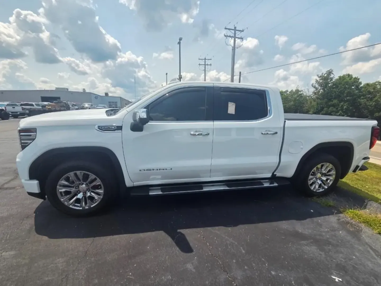 2022 GMC Sierra 1500 Denali (3GTUUGED7NG) with an Other engine, located at 12830 Highway 21, De Soto, MO, 63020, (636) 337-7777, 38.153099, -90.573624 - **Elevate Your Adventures with the 2022 GMC Sierra 1500 at Pettus CDJR DeSoto!**<br /> <br /> Looking for the perfect vehicle to complement your active lifestyle? The 2022 GMC Sierra 1500, available at Pettus CDJR DeSoto, is not just a truck; it's your ticket to unforgettable weekend adventures and - Photo#2