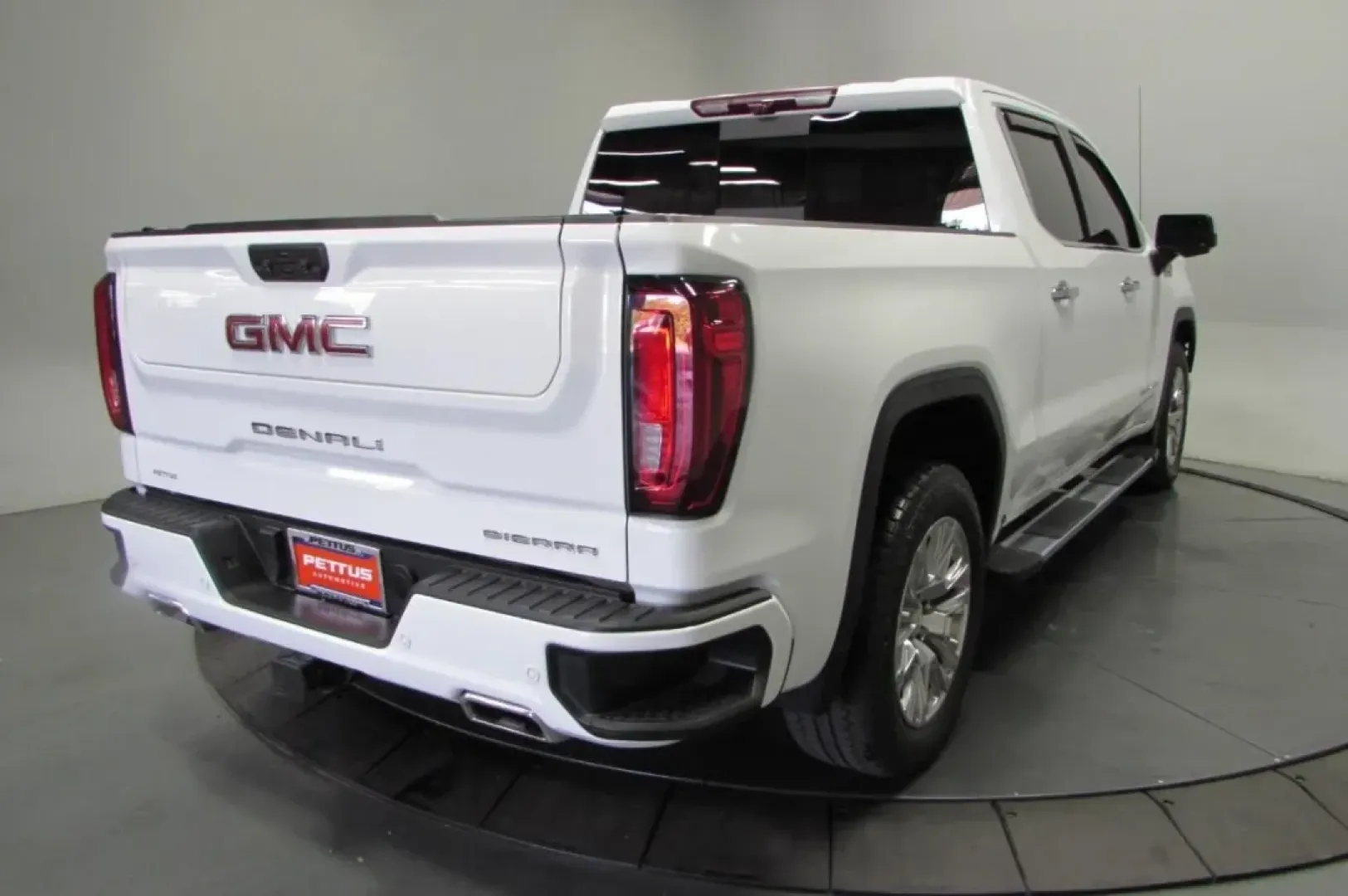 2022 /Jet Black GMC Sierra 1500 Denali (3GTUUGED7NG) with an Other engine, located at 12830 Highway 21, De Soto, MO, 63020, (636) 337-7777, 38.153099, -90.573624 - **Elevate Your Adventures with the 2022 GMC Sierra 1500 at Pettus CDJR DeSoto!**<br /> <br /> Looking for the perfect vehicle to complement your active lifestyle? The 2022 GMC Sierra 1500, available at Pettus CDJR DeSoto, is not just a truck; it's your ticket to unforgettable weekend adventures and - Photo#7