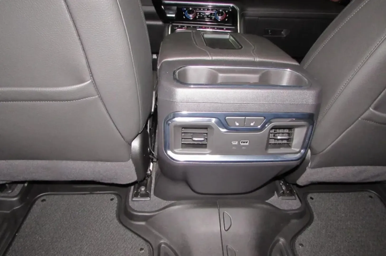 2022 /Jet Black GMC Sierra 1500 Denali (3GTUUGED7NG) with an Other engine, located at 12830 Highway 21, De Soto, MO, 63020, (636) 337-7777, 38.153099, -90.573624 - **Elevate Your Adventures with the 2022 GMC Sierra 1500 at Pettus CDJR DeSoto!**<br /> <br /> Looking for the perfect vehicle to complement your active lifestyle? The 2022 GMC Sierra 1500, available at Pettus CDJR DeSoto, is not just a truck; it's your ticket to unforgettable weekend adventures and - Photo#31