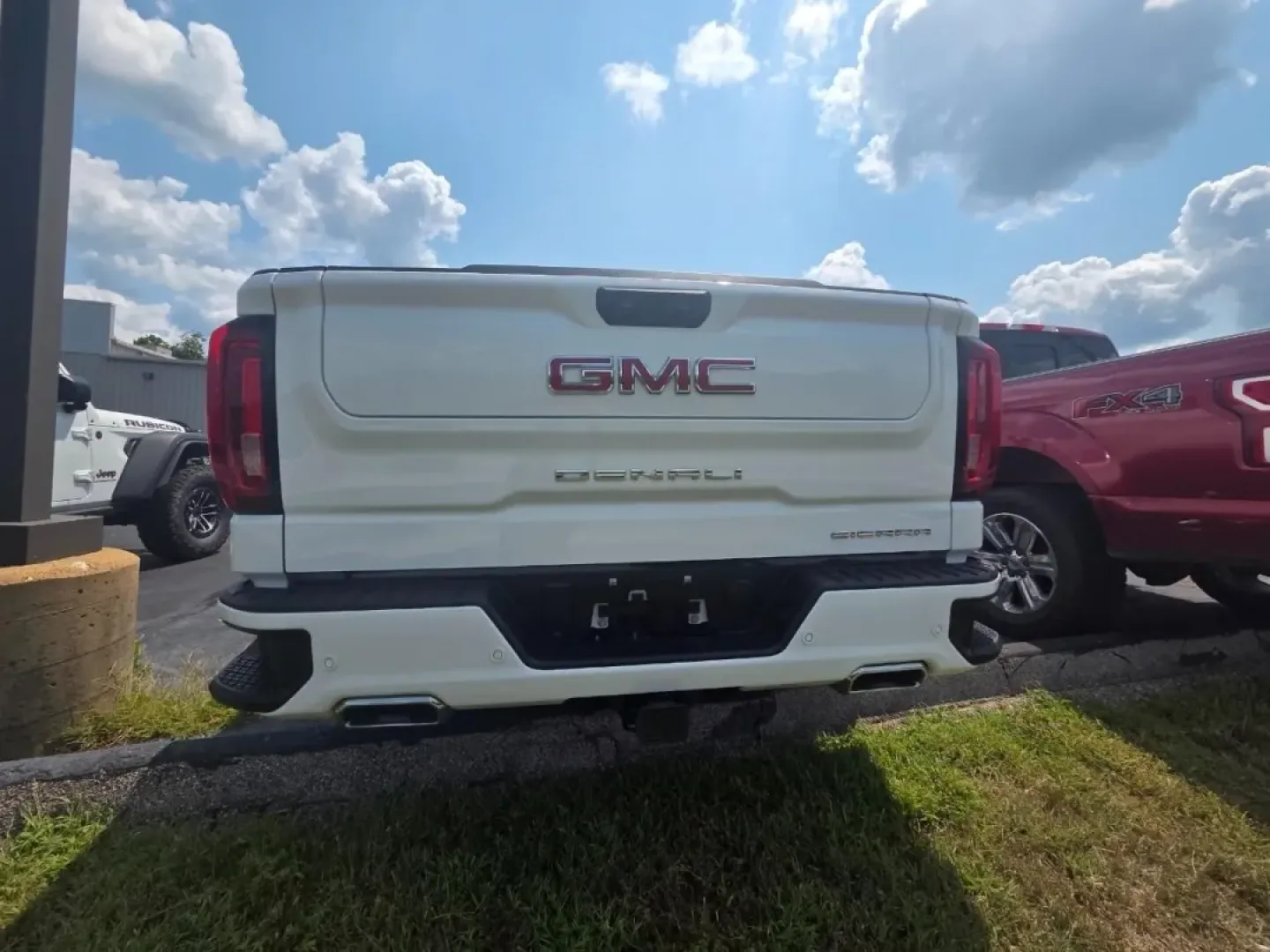 2022 /Jet Black GMC Sierra 1500 Denali (3GTUUGED7NG) with an Other engine, located at 12830 Highway 21, De Soto, MO, 63020, (636) 337-7777, 38.153099, -90.573624 - **Elevate Your Adventures with the 2022 GMC Sierra 1500 at Pettus CDJR DeSoto!**<br /> <br /> Looking for the perfect vehicle to complement your active lifestyle? The 2022 GMC Sierra 1500, available at Pettus CDJR DeSoto, is not just a truck; it's your ticket to unforgettable weekend adventures and - Photo#37