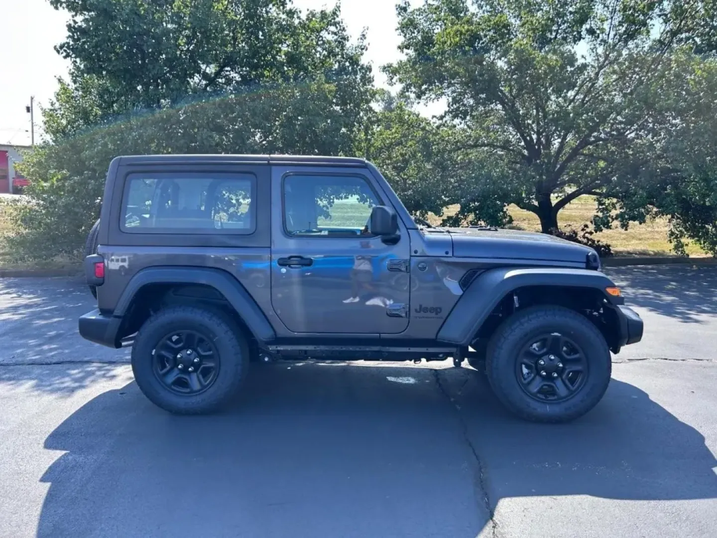 2025 /Black Cloth Jeep Wrangler Sport (1C4PJXAG6SW) with an 3.6L V6 24V VVT UPG I engine, located at 970 Woodlawn Dr., Farmington, MO, 63640, (573) 431-7800, 37.825642, -90.468674 - **Unleash Your Adventurous Spirit with the 2025 Jeep Wrangler!**<br /> <br /> Are you ready to elevate your outdoor adventures while ensuring your daily commute remains a breeze? The 2025 Jeep Wrangler, now available at Pettus CDJR Farmington, is the perfect blend of rugged capability and urban func - Photo#1