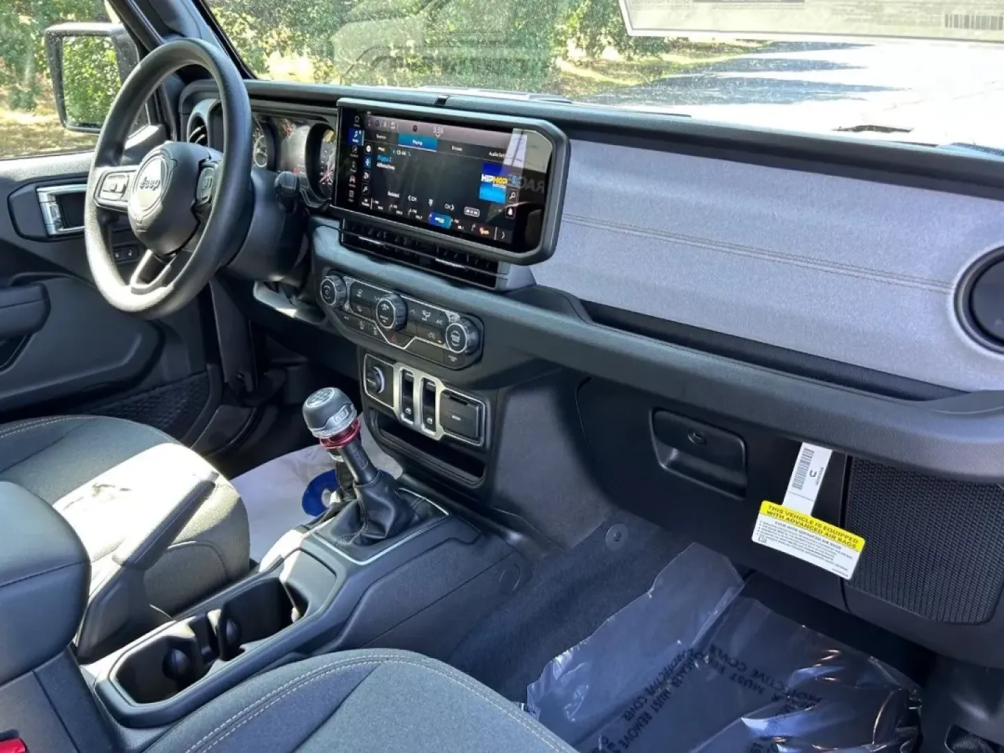 2025 /Black Cloth Jeep Wrangler Sport (1C4PJXAG6SW) with an 3.6L V6 24V VVT UPG I engine, located at 970 Woodlawn Dr., Farmington, MO, 63640, (573) 431-7800, 37.825642, -90.468674 - **Unleash Your Adventurous Spirit with the 2025 Jeep Wrangler!**<br /> <br /> Are you ready to elevate your outdoor adventures while ensuring your daily commute remains a breeze? The 2025 Jeep Wrangler, now available at Pettus CDJR Farmington, is the perfect blend of rugged capability and urban func - Photo#9