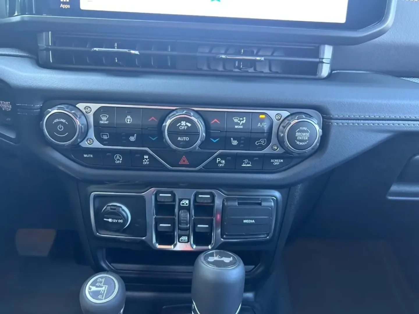 2025 /Black Leather Jeep Wrangler Sahara (1C4PJXEG9SW) with an 3.6L V6 engine, Automatic transmission, located at 970 Woodlawn Dr., Farmington, MO, 63640, (573) 431-7800, 37.825642, -90.468674 - **Adventure Awaits! Discover the 2025 Jeep Wrangler Sahara at Pettus CDJR Farmington**<br /> <br /> Are you ready to take on the great outdoors or embark on your next family road trip? Look no further than the **2025 Jeep Wrangler Sahara**, a perfect blend of ruggedness and comfort tailored for adve - Photo#14