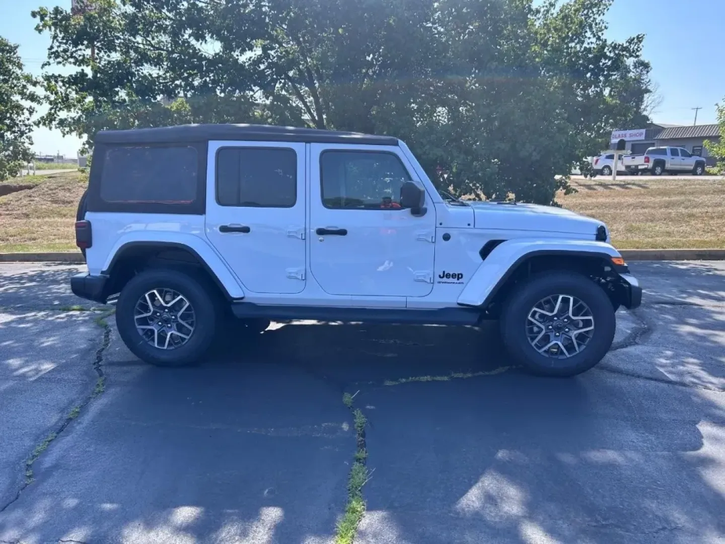 2025 /Black Leather Jeep Wrangler Sahara (1C4PJXEG9SW) with an 3.6L V6 engine, Automatic transmission, located at 970 Woodlawn Dr., Farmington, MO, 63640, (573) 431-7800, 37.825642, -90.468674 - **Adventure Awaits! Discover the 2025 Jeep Wrangler Sahara at Pettus CDJR Farmington**<br /> <br /> Are you ready to take on the great outdoors or embark on your next family road trip? Look no further than the **2025 Jeep Wrangler Sahara**, a perfect blend of ruggedness and comfort tailored for adve - Photo#1