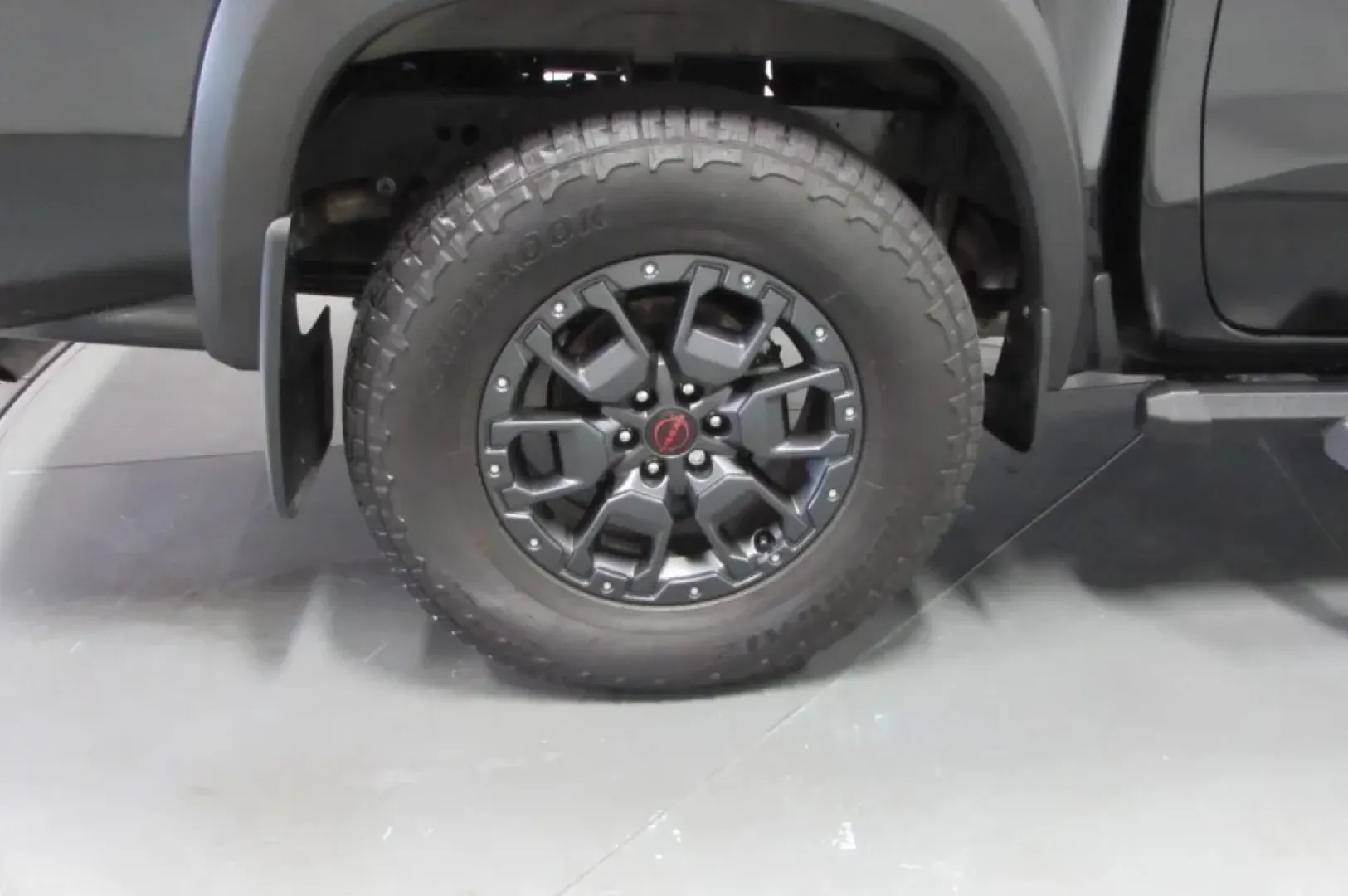2024 /Charcoal w/Lava Red Leather Nissan Frontier PRO-4X (1N6ED1EK1RN) with an Other engine, Automatic transmission, located at 12836 Highway 21, De Soto, MO, 63020, (636) 337-7777, 38.151867, -90.575615 - **Conquer Every Terrain with the 2024 Nissan Frontier at Pettus Ford De Soto!**<br /> <br /> Are you in search of a versatile, rugged vehicle that can handle both your weekday commutes and weekend adventures? Look no further! The 2024 Nissan Frontier is the perfect choice for those who crave a truck - Photo#9