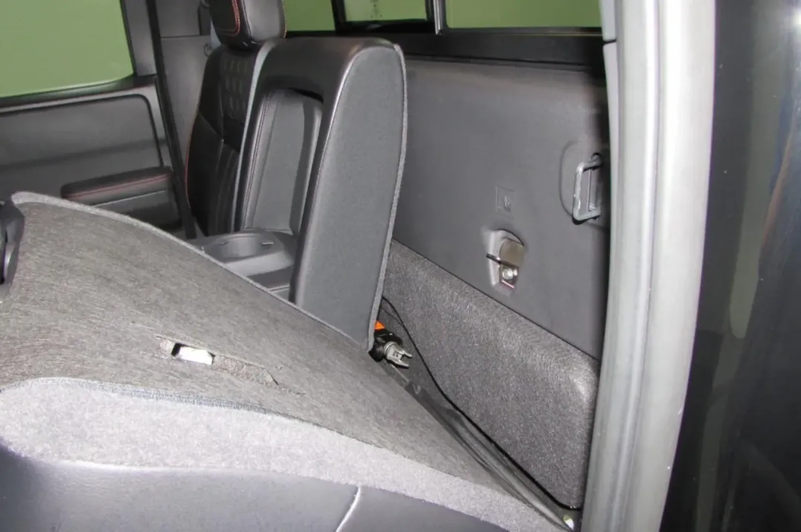 2024 /Charcoal w/Lava Red Leather Nissan Frontier PRO-4X (1N6ED1EK1RN) with an Other engine, Automatic transmission, located at 12836 Highway 21, De Soto, MO, 63020, (636) 337-7777, 38.151867, -90.575615 - **Conquer Every Terrain with the 2024 Nissan Frontier at Pettus Ford De Soto!**<br /> <br /> Are you in search of a versatile, rugged vehicle that can handle both your weekday commutes and weekend adventures? Look no further! The 2024 Nissan Frontier is the perfect choice for those who crave a truck - Photo#30
