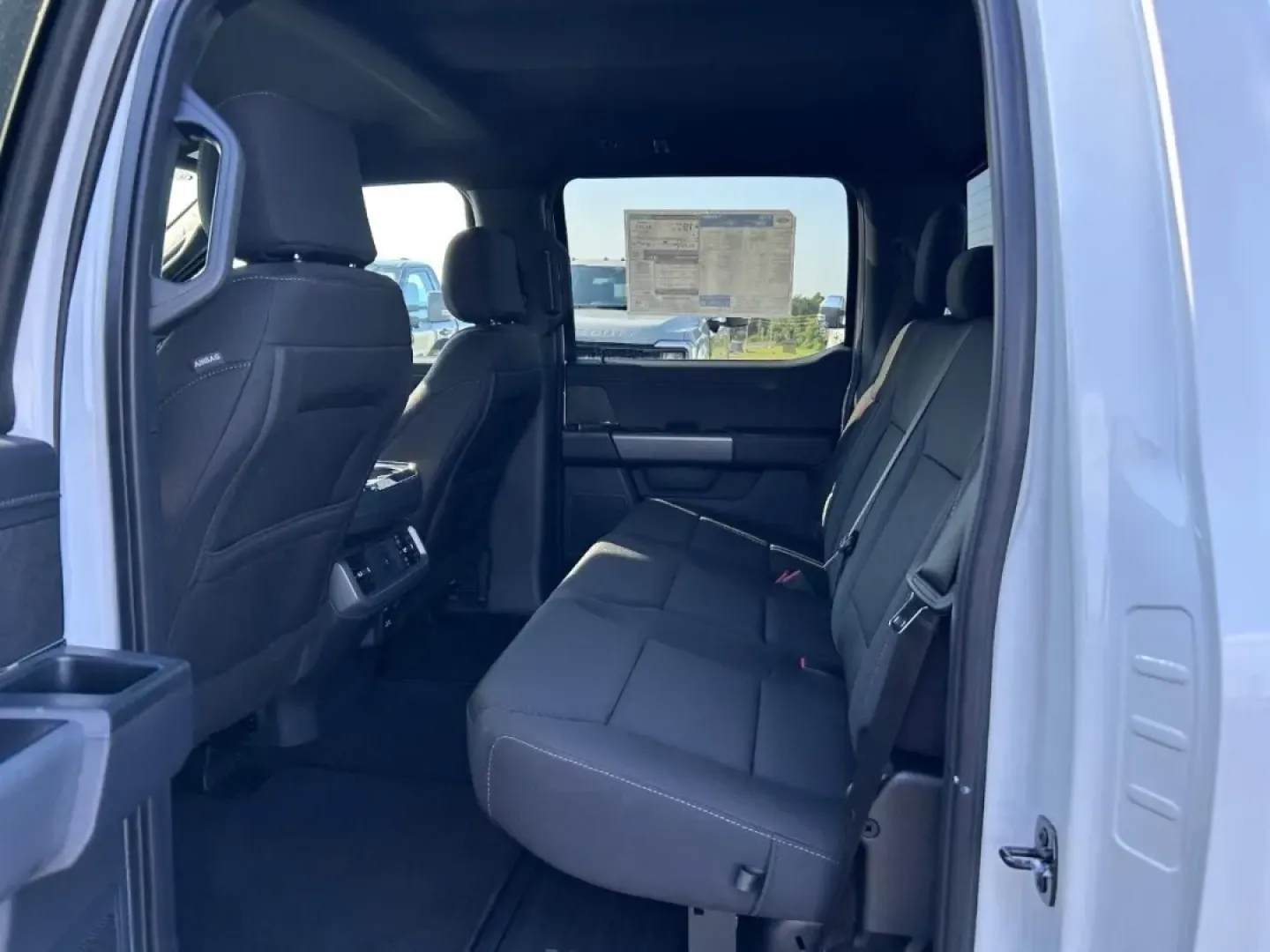2025 /Black Cloth Ford F-150 XLT (1FTFW3L51SK) with an 5.0L engine, located at 141 Commercial Dr, Fredericktown, MO, 63645, (573) 783-6432, 37.570087, -90.320648 - **Discover the Perfect Adventure with the 2025 Ford F-150 XLT at Pettus Ford Fredericktown**<br /> <br /> Are you ready to elevate your lifestyle with a vehicle that combines rugged capability and everyday comfort? The 2025 Ford F-150 XLT, available now at Pettus Ford Fredericktown, is the quintesse - Photo#8