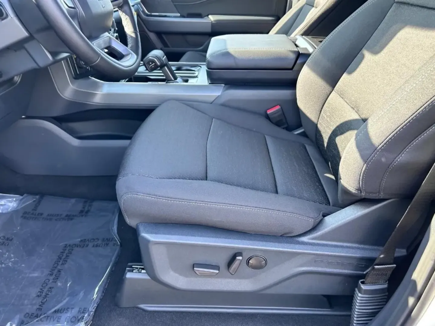 2025 /Black Cloth Ford F-150 XLT (1FTFW3L51SK) with an 5.0L engine, located at 141 Commercial Dr, Fredericktown, MO, 63645, (573) 783-6432, 37.570087, -90.320648 - **Discover the Perfect Adventure with the 2025 Ford F-150 XLT at Pettus Ford Fredericktown**<br /> <br /> Are you ready to elevate your lifestyle with a vehicle that combines rugged capability and everyday comfort? The 2025 Ford F-150 XLT, available now at Pettus Ford Fredericktown, is the quintesse - Photo#18