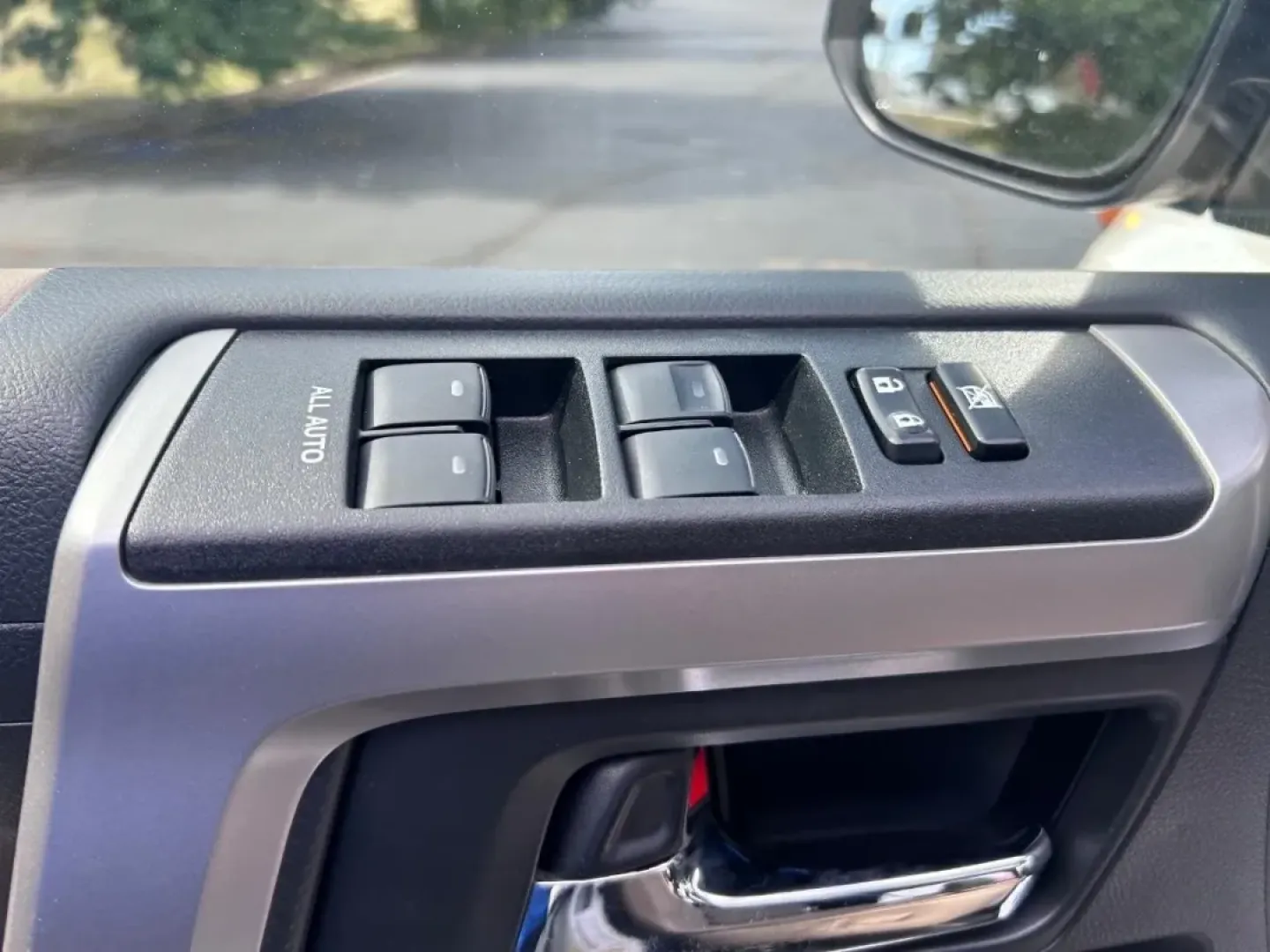 2019 /Sand Beige Leather Toyota 4Runner Limited (JTEBU5JR7K5) with an 4.0L V6 DOHC SMPI engine, Automatic transmission, located at 970 Woodlawn Dr., Farmington, MO, 63640, (573) 431-7800, 37.825642, -90.468674 - ### Adventure Awaits: Explore the Great Outdoors with the 2019 Toyota 4Runner<br /> <br /> If you're looking for a reliable companion for your weekend adventures or a vehicle that can handle both daily commutes and off-road excursions, the **2019 Toyota 4Runner** is your perfect match. This rugged S - Photo#19