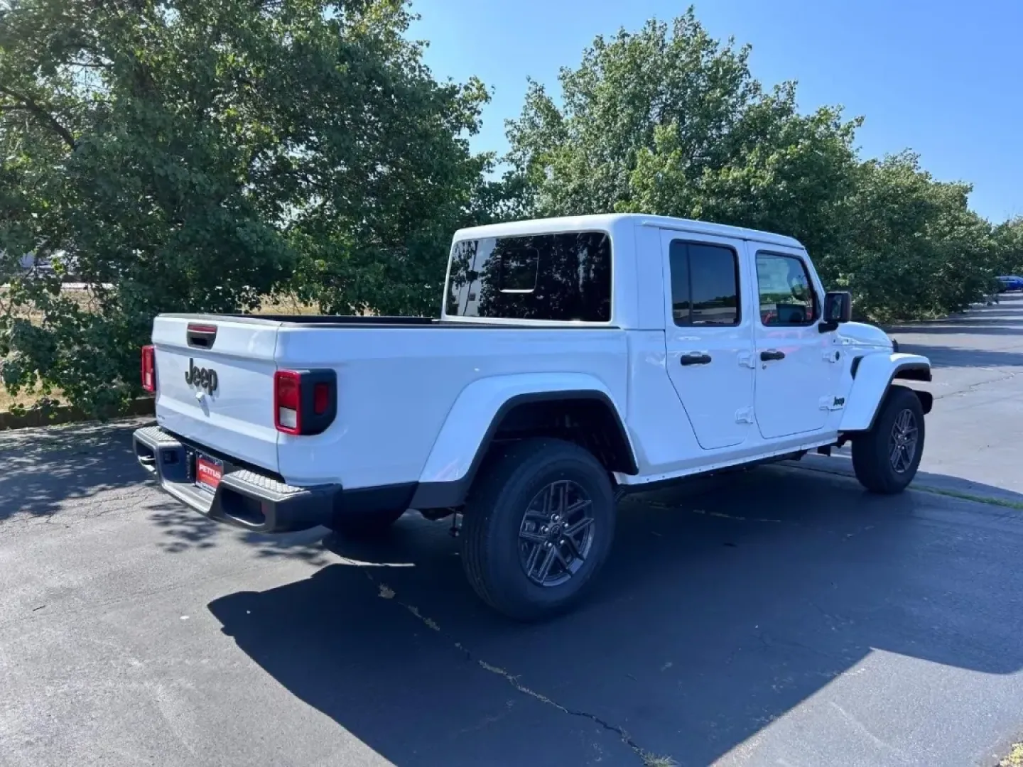 2025 /Black Cloth Jeep Gladiator (1C6PJTAG1SL) with an 3.6L V6 24V VVT UPG I engine, Automatic transmission, located at 970 Woodlawn Dr., Farmington, MO, 63640, (573) 431-7800, 37.825642, -90.468674 - **Adventure Awaits with the 2025 Jeep Gladiator Perfect for Your Next Journey!**<br /> <br /> Are you ready to embrace the great outdoors with a vehicle designed to conquer every terrain? Look no further than the 2025 Jeep Gladiator, available now at Pettus CDJR Farmington, your trusted source for - Photo#2