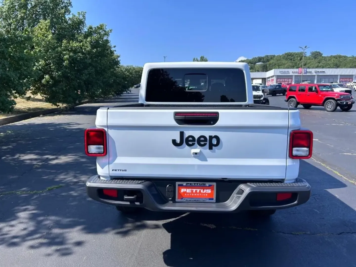 2025 /Black Cloth Jeep Gladiator (1C6PJTAG1SL) with an 3.6L V6 24V VVT UPG I engine, Automatic transmission, located at 970 Woodlawn Dr., Farmington, MO, 63640, (573) 431-7800, 37.825642, -90.468674 - **Adventure Awaits with the 2025 Jeep Gladiator Perfect for Your Next Journey!**<br /> <br /> Are you ready to embrace the great outdoors with a vehicle designed to conquer every terrain? Look no further than the 2025 Jeep Gladiator, available now at Pettus CDJR Farmington, your trusted source for - Photo#3