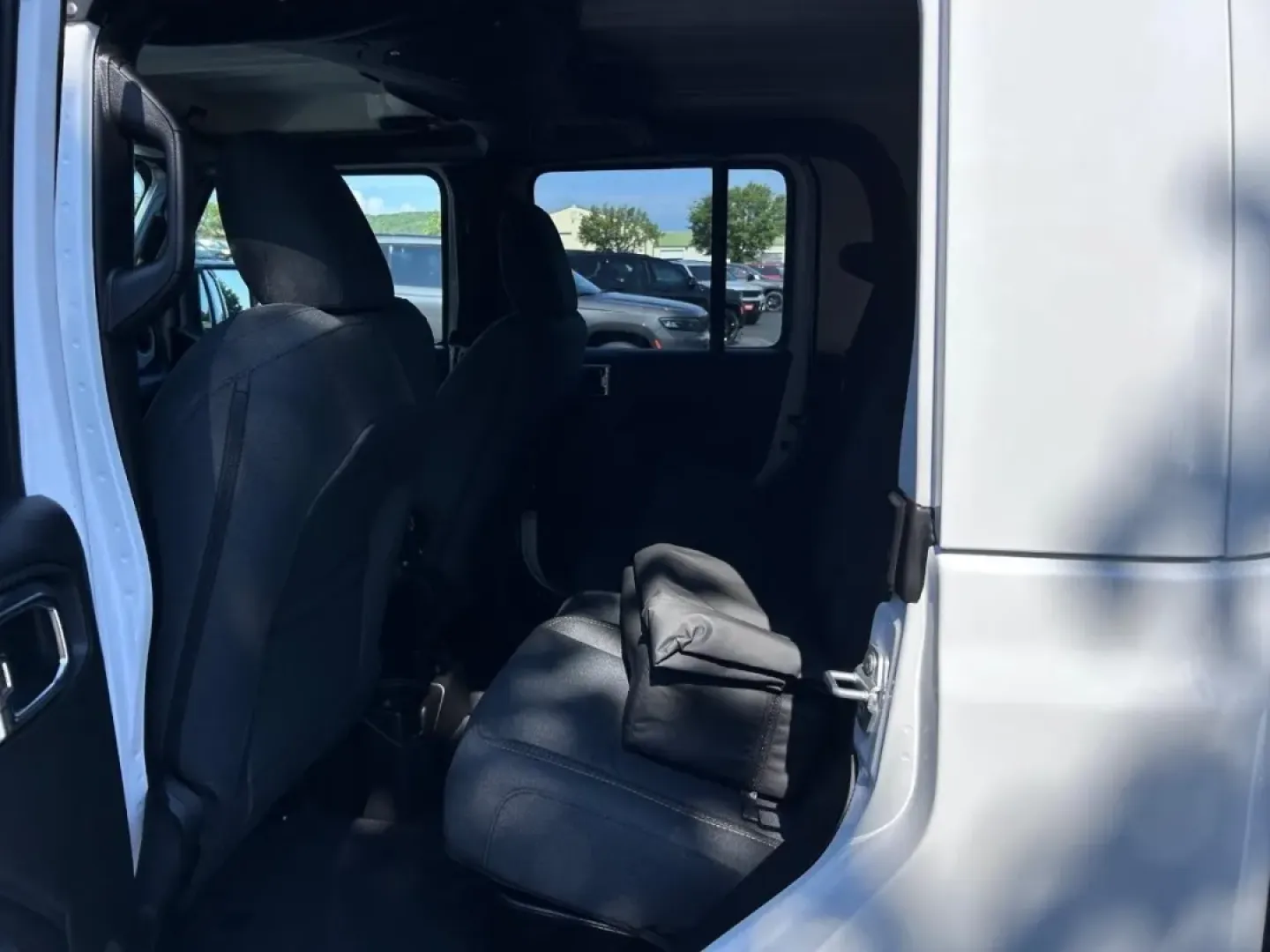 2025 /Black Cloth Jeep Gladiator (1C6PJTAG1SL) with an 3.6L V6 24V VVT UPG I engine, Automatic transmission, located at 970 Woodlawn Dr., Farmington, MO, 63640, (573) 431-7800, 37.825642, -90.468674 - **Adventure Awaits with the 2025 Jeep Gladiator Perfect for Your Next Journey!**<br /> <br /> Are you ready to embrace the great outdoors with a vehicle designed to conquer every terrain? Look no further than the 2025 Jeep Gladiator, available now at Pettus CDJR Farmington, your trusted source for - Photo#8