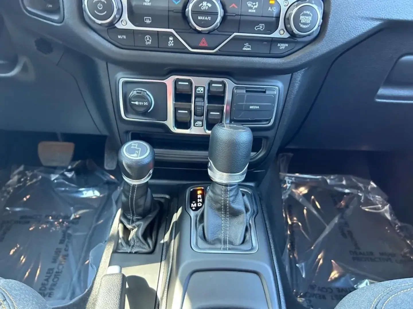 2025 /Black Cloth Jeep Gladiator (1C6PJTAG1SL) with an 3.6L V6 24V VVT UPG I engine, Automatic transmission, located at 970 Woodlawn Dr., Farmington, MO, 63640, (573) 431-7800, 37.825642, -90.468674 - **Adventure Awaits with the 2025 Jeep Gladiator Perfect for Your Next Journey!**<br /> <br /> Are you ready to embrace the great outdoors with a vehicle designed to conquer every terrain? Look no further than the 2025 Jeep Gladiator, available now at Pettus CDJR Farmington, your trusted source for - Photo#15