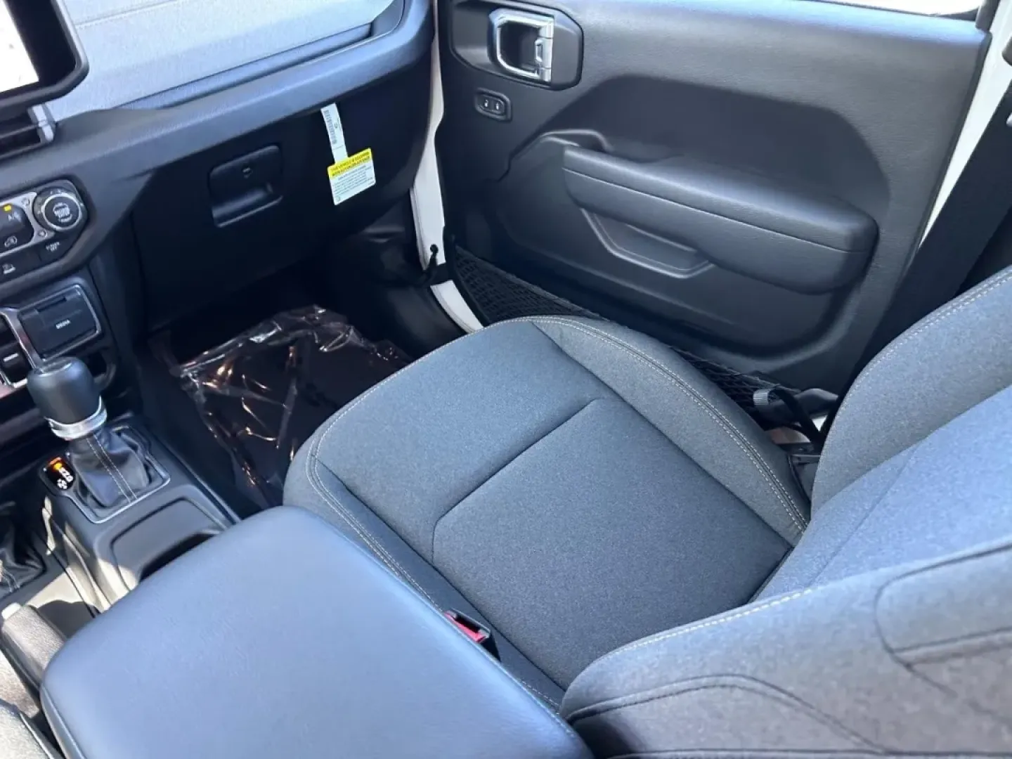 2025 /Black Cloth Jeep Gladiator (1C6PJTAG1SL) with an 3.6L V6 24V VVT UPG I engine, Automatic transmission, located at 970 Woodlawn Dr., Farmington, MO, 63640, (573) 431-7800, 37.825642, -90.468674 - **Adventure Awaits with the 2025 Jeep Gladiator Perfect for Your Next Journey!**<br /> <br /> Are you ready to embrace the great outdoors with a vehicle designed to conquer every terrain? Look no further than the 2025 Jeep Gladiator, available now at Pettus CDJR Farmington, your trusted source for - Photo#16
