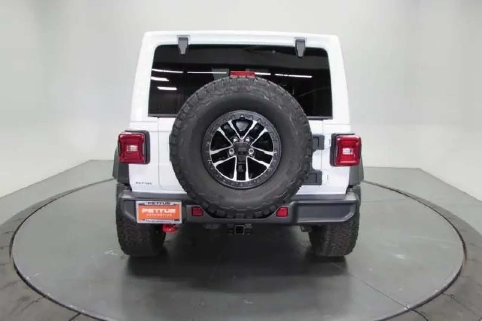 2025 /Black Leather Jeep Wrangler Rubicon (1C4RJXFG7SW) with an Other engine, located at 12830 Highway 21, De Soto, MO, 63020, (636) 337-7777, 38.153099, -90.573624 - ### Embrace Adventure with the 2025 Jeep Wrangler at Pettus CDJR DeSoto!<br /> <br /> Are you ready to tackle weekend getaways, off-road adventures, and daily commutes with a vehicle that blends rugged capability with modern comfort? Look no further than the 2025 Jeep Wrangler, now available at Pett - Photo#6