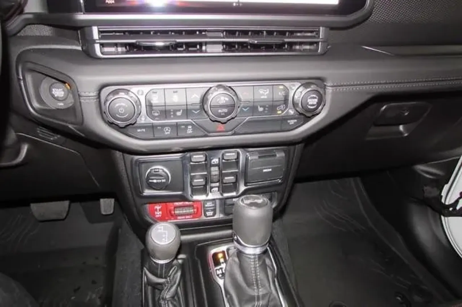 2025 /Black Leather Jeep Wrangler Rubicon (1C4RJXFG7SW) with an Other engine, located at 12830 Highway 21, De Soto, MO, 63020, (636) 337-7777, 38.153099, -90.573624 - ### Embrace Adventure with the 2025 Jeep Wrangler at Pettus CDJR DeSoto!<br /> <br /> Are you ready to tackle weekend getaways, off-road adventures, and daily commutes with a vehicle that blends rugged capability with modern comfort? Look no further than the 2025 Jeep Wrangler, now available at Pett - Photo#18