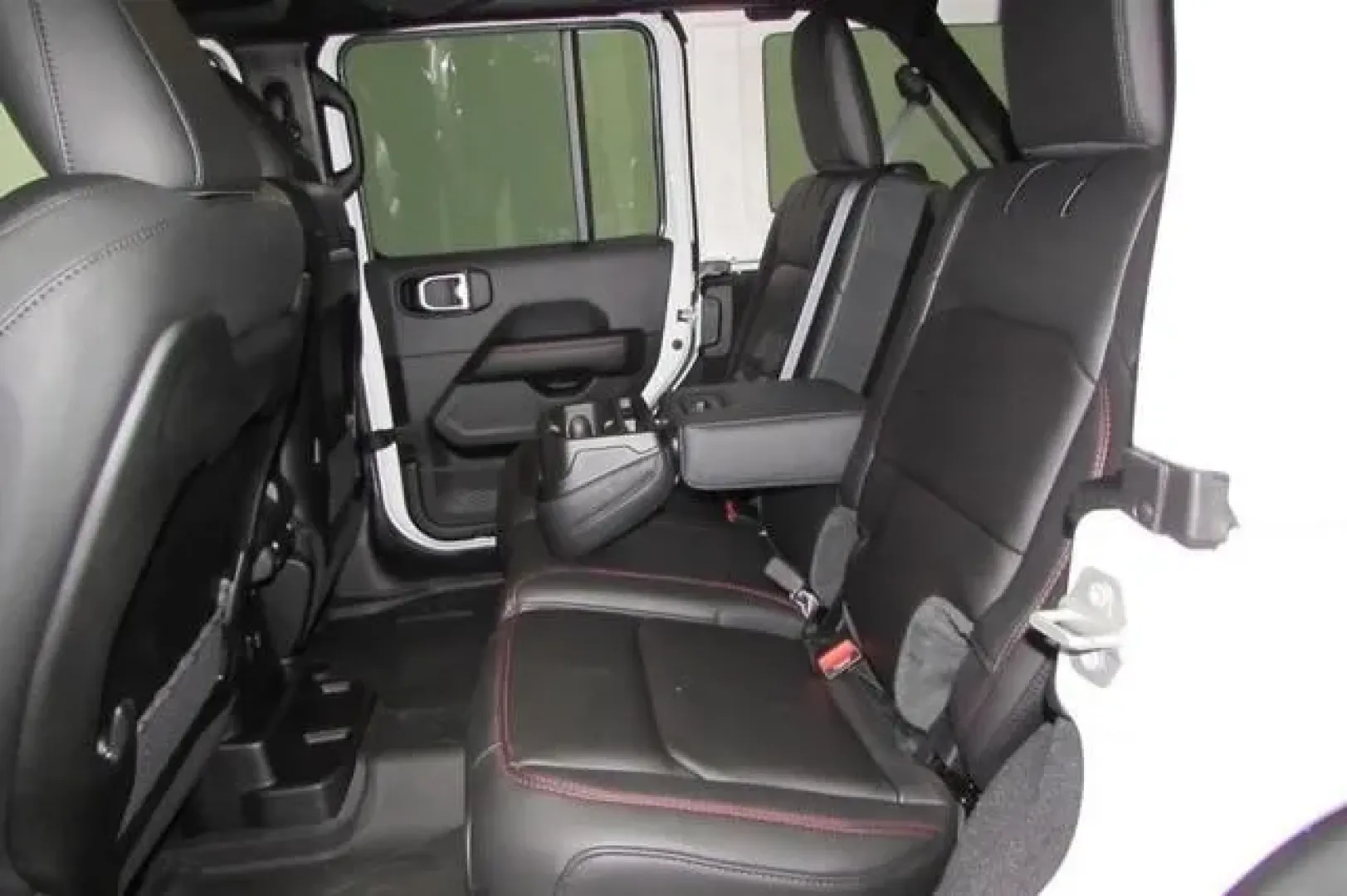 2025 /Black Leather Jeep Wrangler Rubicon (1C4RJXFG7SW) with an Other engine, located at 12830 Highway 21, De Soto, MO, 63020, (636) 337-7777, 38.153099, -90.573624 - ### Embrace Adventure with the 2025 Jeep Wrangler at Pettus CDJR DeSoto!<br /> <br /> Are you ready to tackle weekend getaways, off-road adventures, and daily commutes with a vehicle that blends rugged capability with modern comfort? Look no further than the 2025 Jeep Wrangler, now available at Pett - Photo#23
