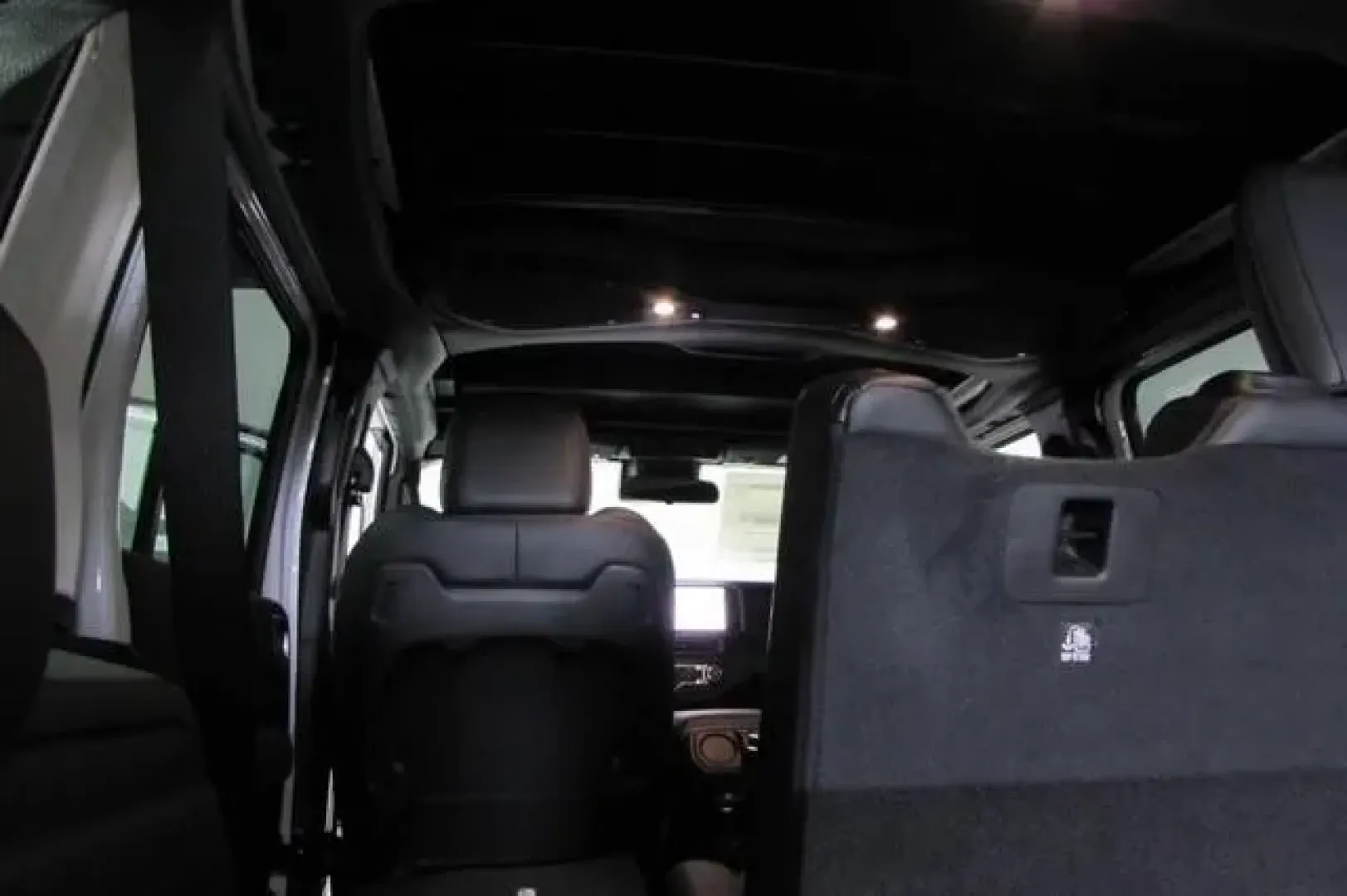 2025 /Black Leather Jeep Wrangler Rubicon (1C4RJXFG7SW) with an Other engine, located at 12830 Highway 21, De Soto, MO, 63020, (636) 337-7777, 38.153099, -90.573624 - ### Embrace Adventure with the 2025 Jeep Wrangler at Pettus CDJR DeSoto!<br /> <br /> Are you ready to tackle weekend getaways, off-road adventures, and daily commutes with a vehicle that blends rugged capability with modern comfort? Look no further than the 2025 Jeep Wrangler, now available at Pett - Photo#27