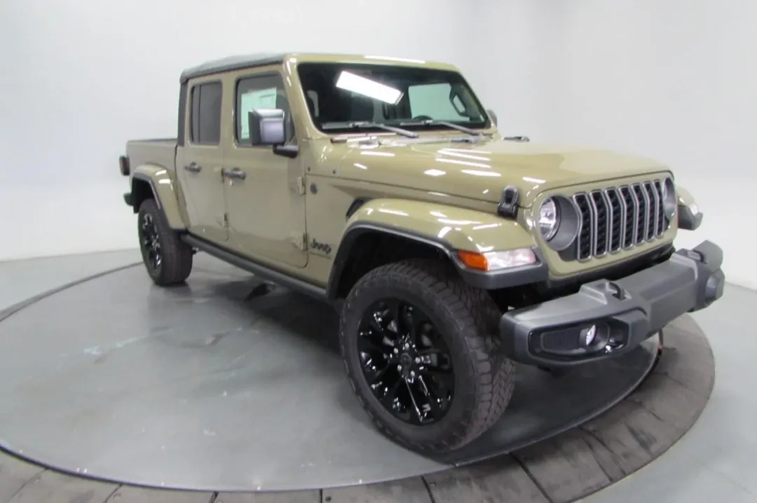 2025 Jeep Gladiator 