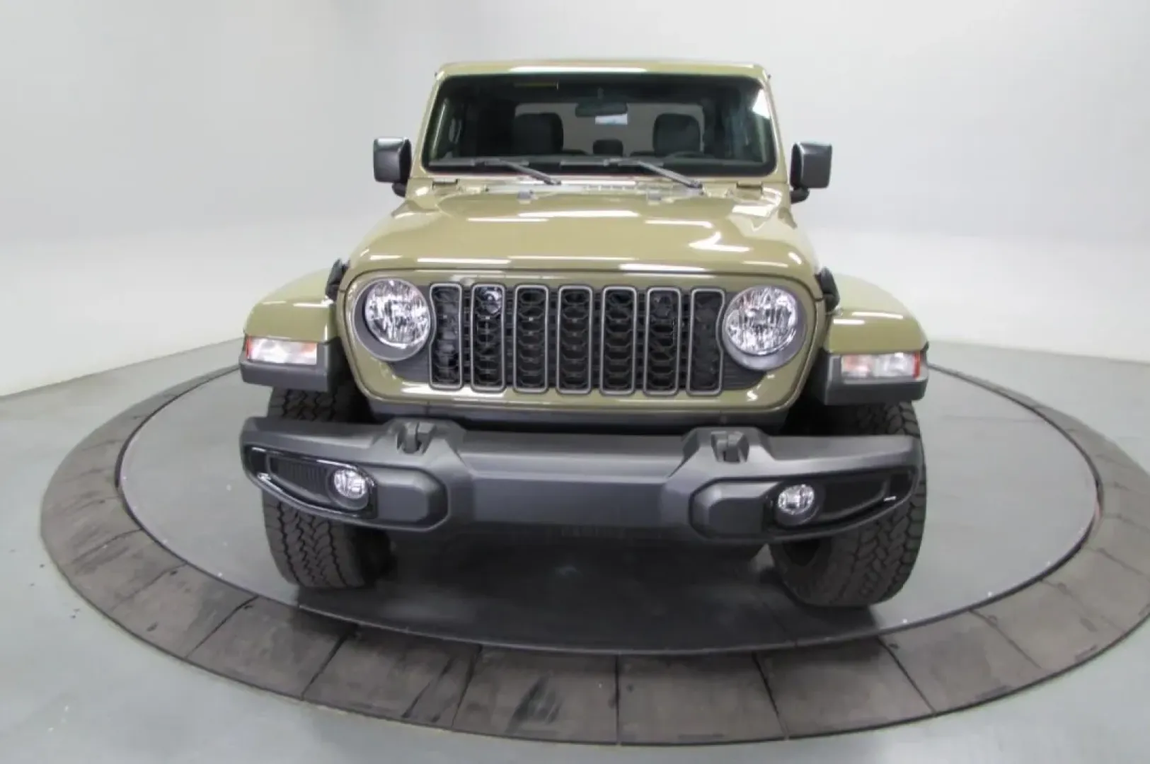 2025 /Black Cloth Jeep Gladiator Nighthawk (1C6PJTAG2SL) with an Other engine, Automatic transmission, located at 12830 Highway 21, De Soto, MO, 63020, (636) 337-7777, 38.153099, -90.573624 - **Unleash Adventure with the 2025 Jeep Gladiator at Pettus CDJR DeSoto!**<br /> <br /> Are you ready to elevate your outdoor adventures and weekend getaways? The 2025 Jeep Gladiator is designed for those who crave excitement and functionality in their daily lives. Whether you're a weekend warrior ta - Photo#1
