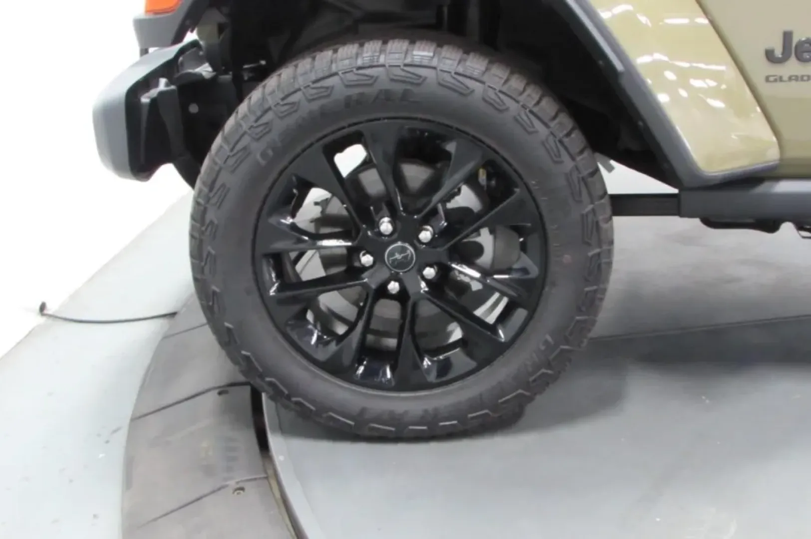 2025 /Black Cloth Jeep Gladiator Nighthawk (1C6PJTAG2SL) with an Other engine, Automatic transmission, located at 12830 Highway 21, De Soto, MO, 63020, (636) 337-7777, 38.153099, -90.573624 - **Unleash Adventure with the 2025 Jeep Gladiator at Pettus CDJR DeSoto!**<br /> <br /> Are you ready to elevate your outdoor adventures and weekend getaways? The 2025 Jeep Gladiator is designed for those who crave excitement and functionality in their daily lives. Whether you're a weekend warrior ta - Photo#9