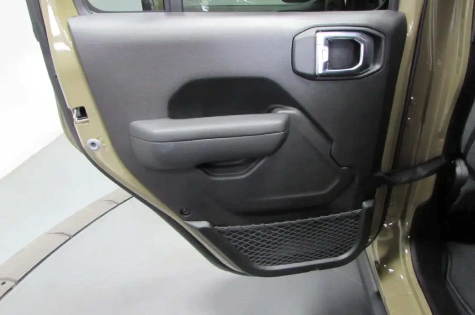 2025 /Black Cloth Jeep Gladiator Nighthawk (1C6PJTAG2SL) with an Other engine, Automatic transmission, located at 12830 Highway 21, De Soto, MO, 63020, (636) 337-7777, 38.153099, -90.573624 - **Unleash Adventure with the 2025 Jeep Gladiator at Pettus CDJR DeSoto!**<br /> <br /> Are you ready to elevate your outdoor adventures and weekend getaways? The 2025 Jeep Gladiator is designed for those who crave excitement and functionality in their daily lives. Whether you're a weekend warrior ta - Photo#26