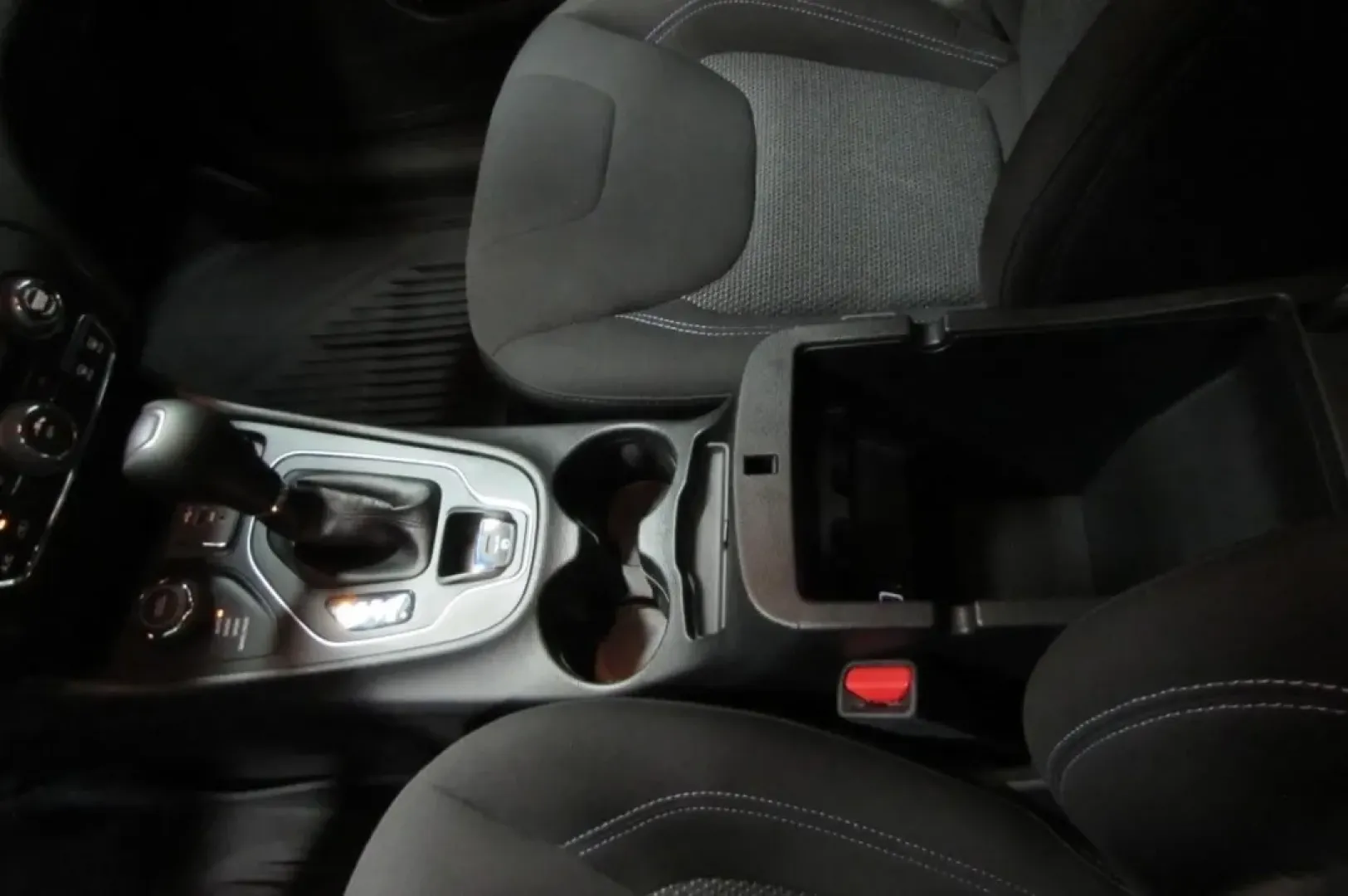 2021 /Black Leather Jeep Cherokee Latitude (1C4PJMCB6MD) with an Other engine, Automatic transmission, located at 12836 Highway 21, De Soto, MO, 63020, (636) 337-7777, 38.151867, -90.575615 - **Unleash Your Adventurous Spirit with the 2021 Jeep Cherokee!**<br /> <br /> Are you ready to elevate your weekend getaways and daily commutes? This stunning **2021 Jeep Cherokee** is perfect for those seeking a blend of rugged capability and everyday comfort-ideal for everything from family trips - Photo#24