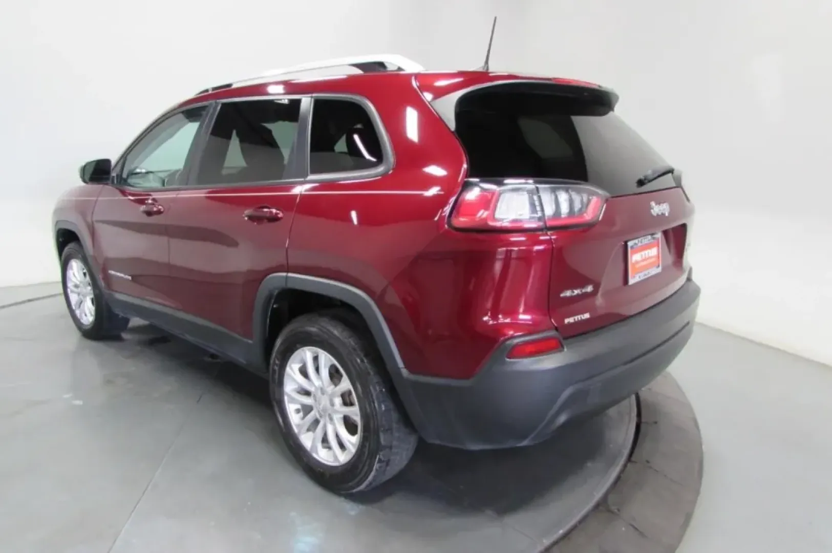 2021 /Black Leather Jeep Cherokee Latitude (1C4PJMCB6MD) with an Other engine, Automatic transmission, located at 12836 Highway 21, De Soto, MO, 63020, (636) 337-7777, 38.151867, -90.575615 - **Unleash Your Adventurous Spirit with the 2021 Jeep Cherokee!**<br /> <br /> Are you ready to elevate your weekend getaways and daily commutes? This stunning **2021 Jeep Cherokee** is perfect for those seeking a blend of rugged capability and everyday comfort-ideal for everything from family trips - Photo#5