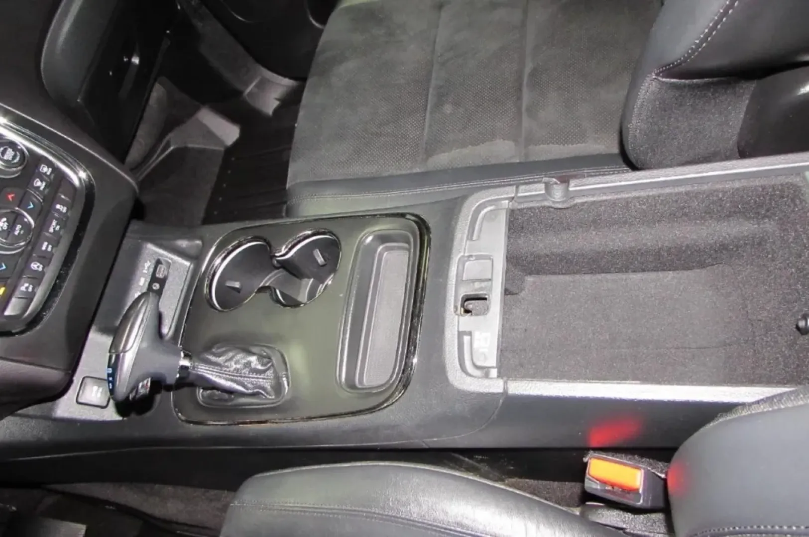 2018 /Black Dodge Durango GT (1C4RDJDG1JC) with an Other engine, Automatic transmission, located at 12836 Highway 21, De Soto, MO, 63020, (636) 337-7777, 38.151867, -90.575615 - **Unleash Adventure with the 2018 Dodge Durango GT The Ultimate Family SUV!**<br /> <br /> Are you ready to transform your family outings into unforgettable adventures? Look no further than the 2018 Dodge Durango GT, a spacious and powerful SUV that combines style, comfort, and capability. This exc - Photo#21