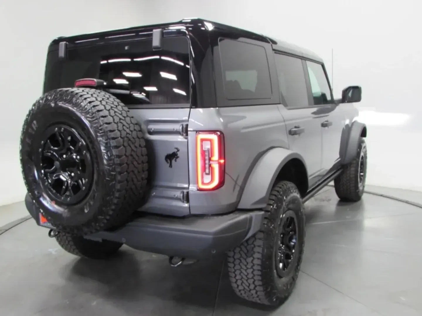 2025 /Black Onyx Ford Bronco Badlands (1FMEE9BP4SL) with an 2.7L V6 engine, located at 12836 Highway 21, De Soto, MO, 63020, (636) 337-7777, 38.151867, -90.575615 - ### Unleash Your Adventurous Spirit with the 2025 Ford Bronco Badlands<br /> <br /> Are you ready to embrace the great outdoors or tackle your daily commute with style and confidence? Look no further than the stunning 2025 Ford Bronco Badlands, available now at Pettus Ford De Soto. This pre-owned SU - Photo#7