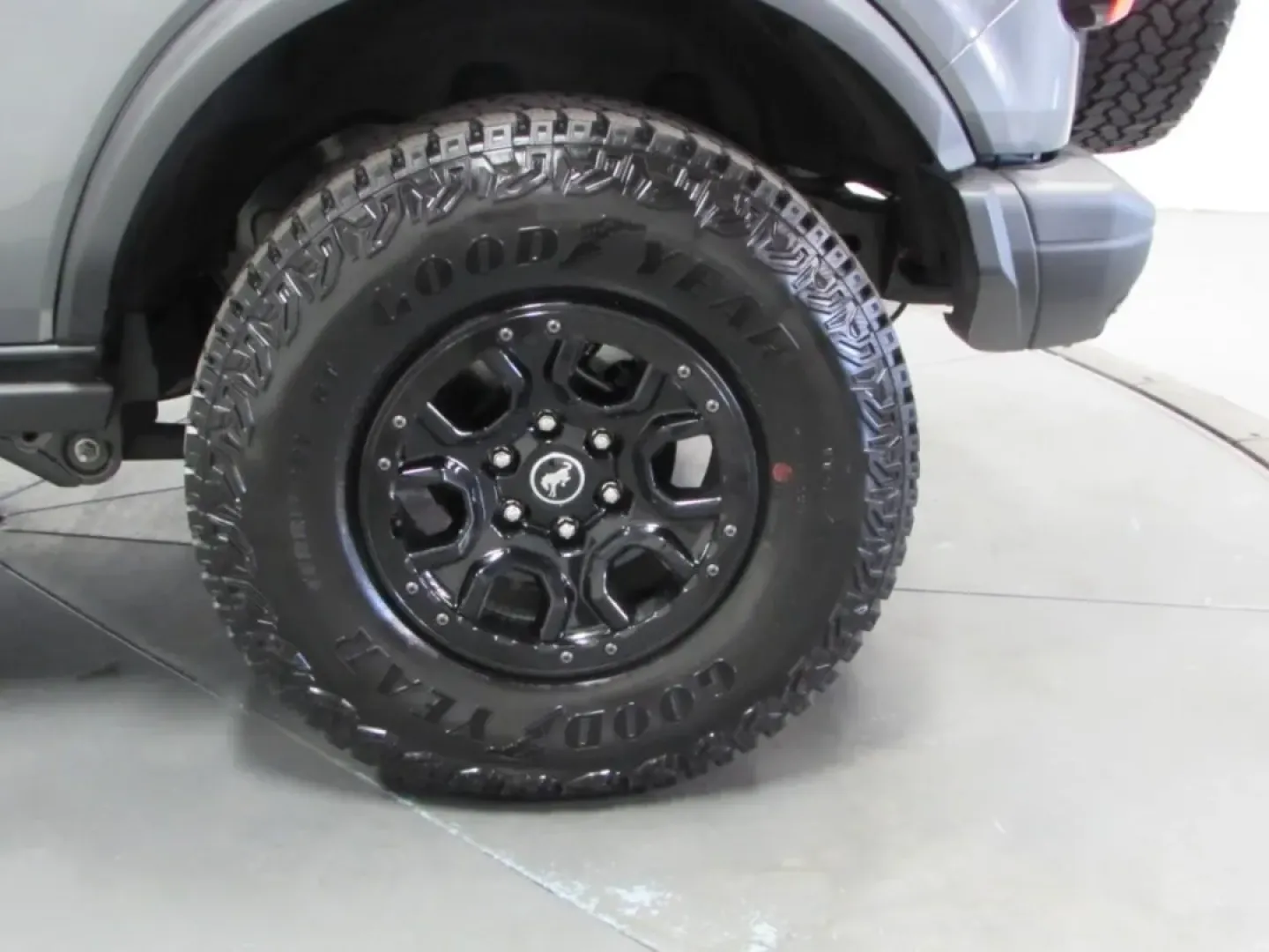 2025 /Black Onyx Ford Bronco Badlands (1FMEE9BP4SL) with an 2.7L V6 engine, located at 12836 Highway 21, De Soto, MO, 63020, (636) 337-7777, 38.151867, -90.575615 - ### Unleash Your Adventurous Spirit with the 2025 Ford Bronco Badlands<br /> <br /> Are you ready to embrace the great outdoors or tackle your daily commute with style and confidence? Look no further than the stunning 2025 Ford Bronco Badlands, available now at Pettus Ford De Soto. This pre-owned SU - Photo#9