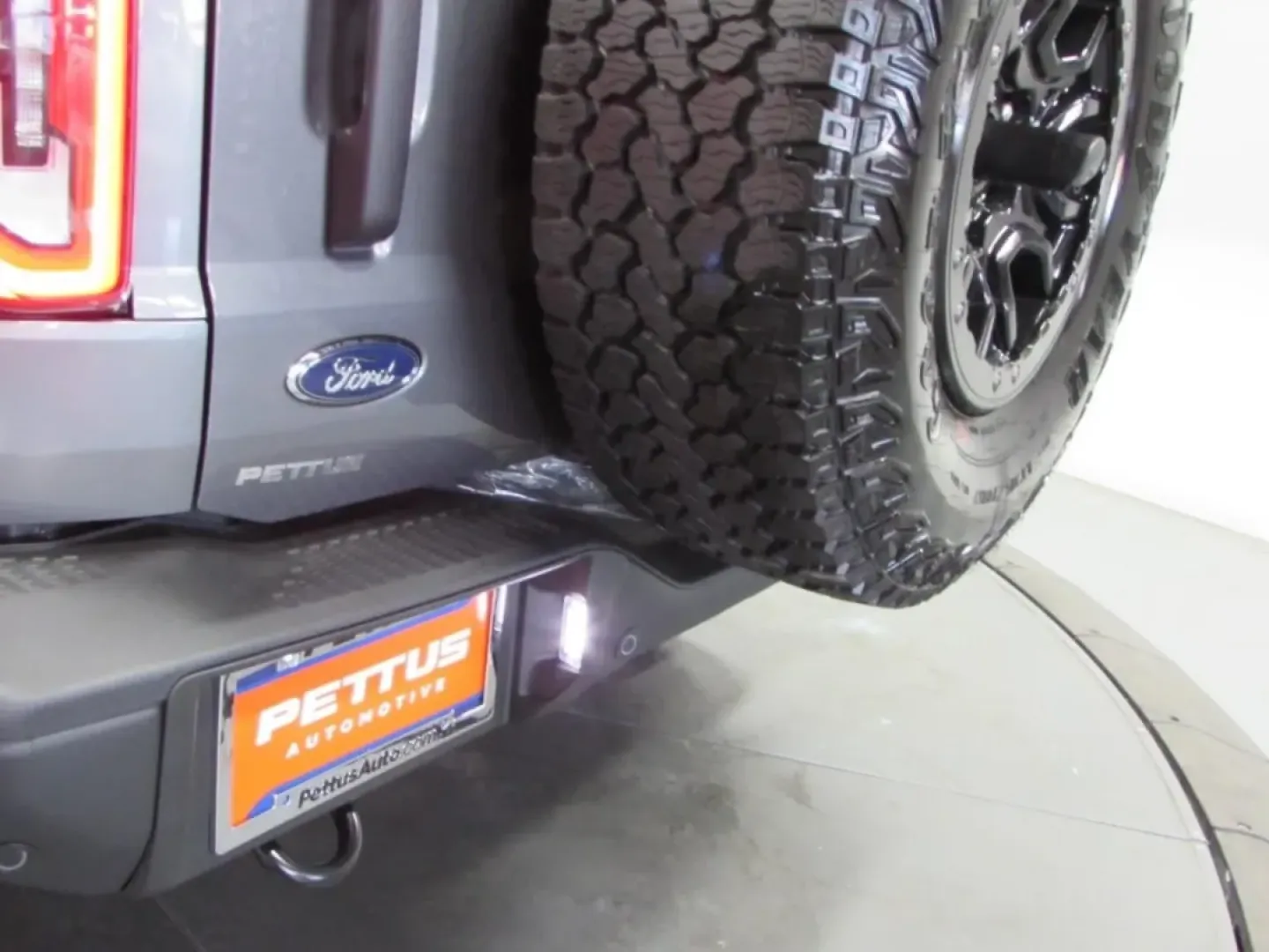 2025 /Black Onyx Ford Bronco Badlands (1FMEE9BP4SL) with an 2.7L V6 engine, located at 12836 Highway 21, De Soto, MO, 63020, (636) 337-7777, 38.151867, -90.575615 - ### Unleash Your Adventurous Spirit with the 2025 Ford Bronco Badlands<br /> <br /> Are you ready to embrace the great outdoors or tackle your daily commute with style and confidence? Look no further than the stunning 2025 Ford Bronco Badlands, available now at Pettus Ford De Soto. This pre-owned SU - Photo#10