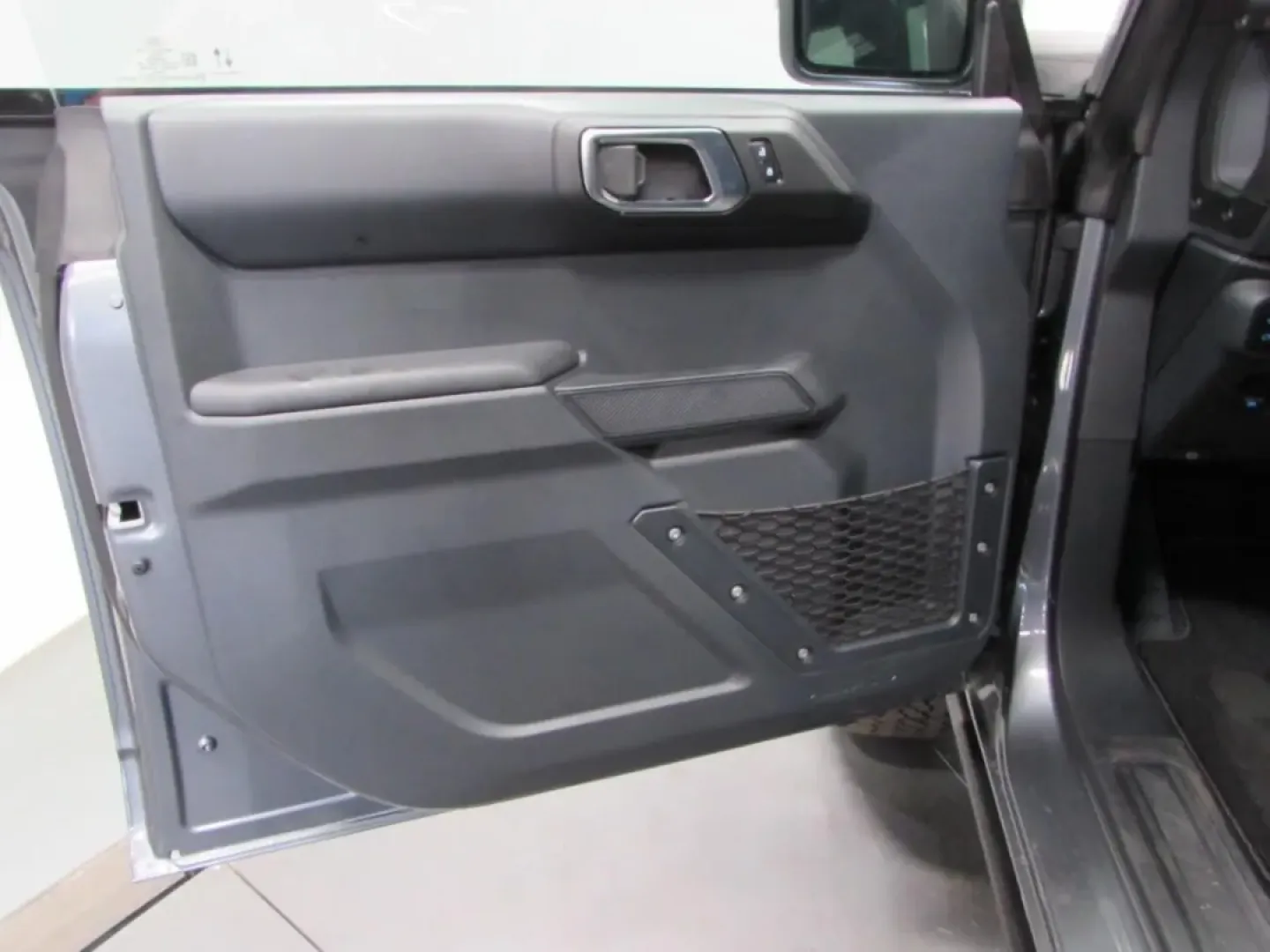 2025 /Black Onyx Ford Bronco Badlands (1FMEE9BP4SL) with an 2.7L V6 engine, located at 12836 Highway 21, De Soto, MO, 63020, (636) 337-7777, 38.151867, -90.575615 - ### Unleash Your Adventurous Spirit with the 2025 Ford Bronco Badlands<br /> <br /> Are you ready to embrace the great outdoors or tackle your daily commute with style and confidence? Look no further than the stunning 2025 Ford Bronco Badlands, available now at Pettus Ford De Soto. This pre-owned SU - Photo#12