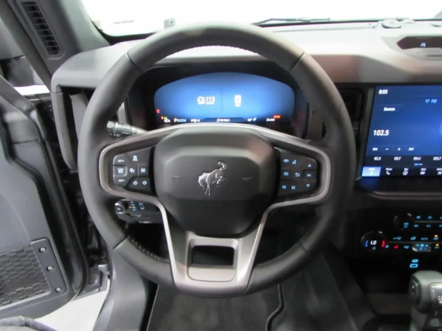 2025 /Black Onyx Ford Bronco Badlands (1FMEE9BP4SL) with an 2.7L V6 engine, located at 12836 Highway 21, De Soto, MO, 63020, (636) 337-7777, 38.151867, -90.575615 - ### Unleash Your Adventurous Spirit with the 2025 Ford Bronco Badlands<br /> <br /> Are you ready to embrace the great outdoors or tackle your daily commute with style and confidence? Look no further than the stunning 2025 Ford Bronco Badlands, available now at Pettus Ford De Soto. This pre-owned SU - Photo#15