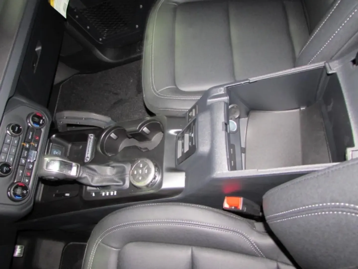 2025 /Black Onyx Ford Bronco Badlands (1FMEE9BP4SL) with an 2.7L V6 engine, located at 12836 Highway 21, De Soto, MO, 63020, (636) 337-7777, 38.151867, -90.575615 - ### Unleash Your Adventurous Spirit with the 2025 Ford Bronco Badlands<br /> <br /> Are you ready to embrace the great outdoors or tackle your daily commute with style and confidence? Look no further than the stunning 2025 Ford Bronco Badlands, available now at Pettus Ford De Soto. This pre-owned SU - Photo#22