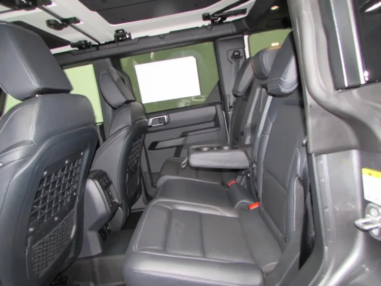 2025 /Black Onyx Ford Bronco Badlands (1FMEE9BP4SL) with an 2.7L V6 engine, located at 12836 Highway 21, De Soto, MO, 63020, (636) 337-7777, 38.151867, -90.575615 - ### Unleash Your Adventurous Spirit with the 2025 Ford Bronco Badlands<br /> <br /> Are you ready to embrace the great outdoors or tackle your daily commute with style and confidence? Look no further than the stunning 2025 Ford Bronco Badlands, available now at Pettus Ford De Soto. This pre-owned SU - Photo#25