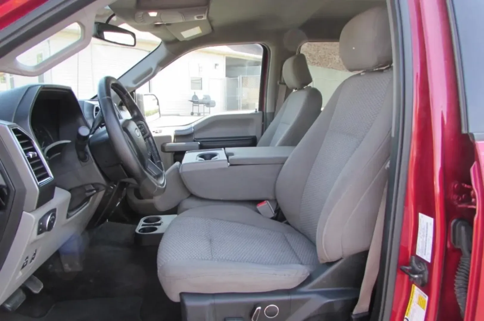 2018 /Medium Earth Gray Ford F-150 XLT (1FTEW1EG8JK) with an Other engine, located at 12830 Highway 21, De Soto, MO, 63020, (636) 337-7777, 38.153099, -90.573624 - ### Discover Your Next Adventure with the 2018 Ford F-150 at Pettus CDJR DeSoto!<br /> <br /> Are you ready to elevate your outdoor adventures or tackle daily commutes with confidence? This 2018 Ford F-150 is the perfect blend of rugged capability and refined comfort, making it an ideal choice for a - Photo#13