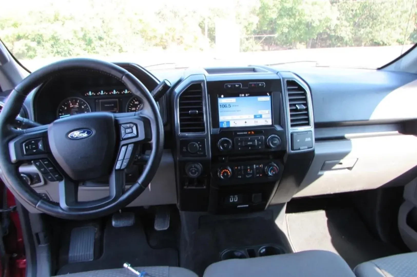 2018 /Medium Earth Gray Ford F-150 XLT (1FTEW1EG8JK) with an Other engine, located at 12830 Highway 21, De Soto, MO, 63020, (636) 337-7777, 38.153099, -90.573624 - ### Discover Your Next Adventure with the 2018 Ford F-150 at Pettus CDJR DeSoto!<br /> <br /> Are you ready to elevate your outdoor adventures or tackle daily commutes with confidence? This 2018 Ford F-150 is the perfect blend of rugged capability and refined comfort, making it an ideal choice for a - Photo#24