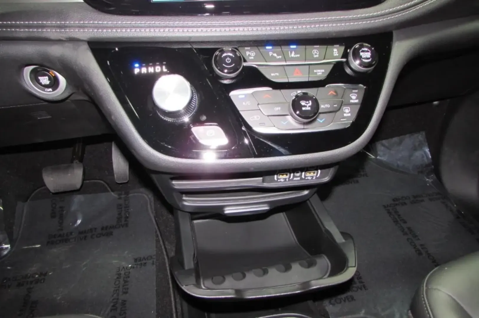 2025 /Black Chrysler Pacifica Select (2C4RC1BG7SR) with an Other engine, Automatic transmission, located at 12830 Highway 21, De Soto, MO, 63020, (636) 337-7777, 38.153099, -90.573624 - ### Discover the Perfect Family Adventure with the 2025 Chrysler Pacifica at Pettus CDJR DeSoto!<br /> <br /> Are you in search of a vehicle that elevates your family's adventures while keeping practicality at the forefront? Look no further than the stunning 2025 Chrysler Pacifica, available now at - Photo#19