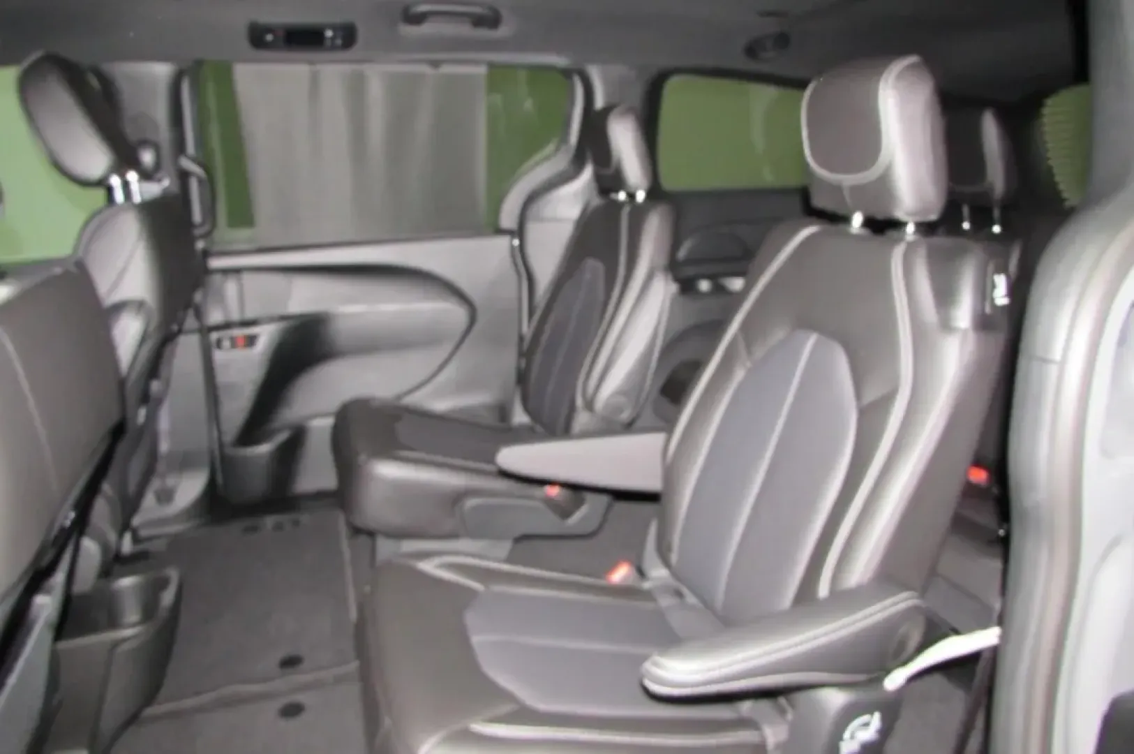 2025 /Black Chrysler Pacifica Select (2C4RC1BG7SR) with an Other engine, Automatic transmission, located at 12830 Highway 21, De Soto, MO, 63020, (636) 337-7777, 38.153099, -90.573624 - ### Discover the Perfect Family Adventure with the 2025 Chrysler Pacifica at Pettus CDJR DeSoto!<br /> <br /> Are you in search of a vehicle that elevates your family's adventures while keeping practicality at the forefront? Look no further than the stunning 2025 Chrysler Pacifica, available now at - Photo#24