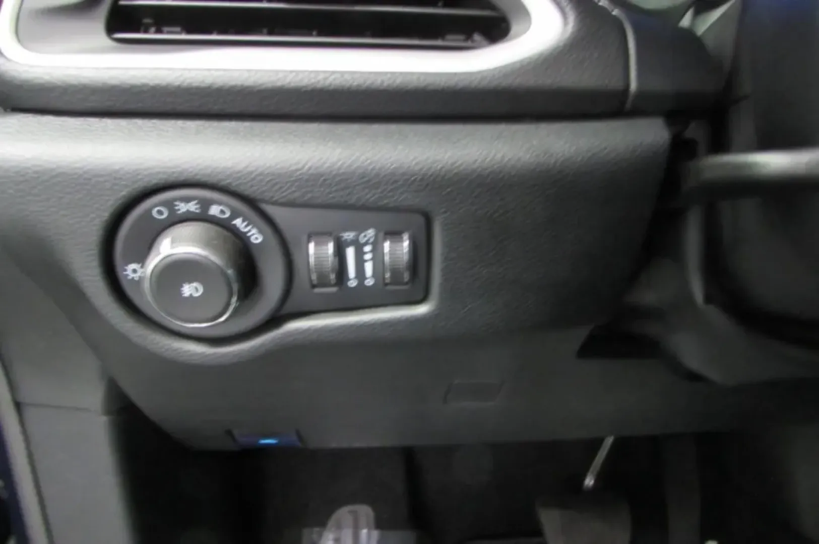 2025 /Black Chrysler Pacifica Select (2C4RC1BG9SR) with an Other engine, Automatic transmission, located at 12830 Highway 21, De Soto, MO, 63020, (636) 337-7777, 38.153099, -90.573624 - **Discover the Ultimate Family Companion: 2025 Chrysler Pacifica at Pettus CDJR DeSoto**<br /> <br /> Are you ready to elevate your family adventures? The 2025 Chrysler Pacifica is the perfect vehicle for growing families seeking comfort, space, and reliability. With its stylish exterior in Fathom B - Photo#11