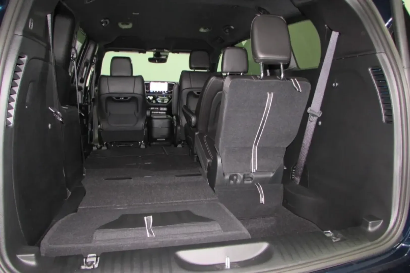 2025 /Black Chrysler Pacifica Select (2C4RC1BG9SR) with an Other engine, Automatic transmission, located at 12830 Highway 21, De Soto, MO, 63020, (636) 337-7777, 38.153099, -90.573624 - **Discover the Ultimate Family Companion: 2025 Chrysler Pacifica at Pettus CDJR DeSoto**<br /> <br /> Are you ready to elevate your family adventures? The 2025 Chrysler Pacifica is the perfect vehicle for growing families seeking comfort, space, and reliability. With its stylish exterior in Fathom B - Photo#30