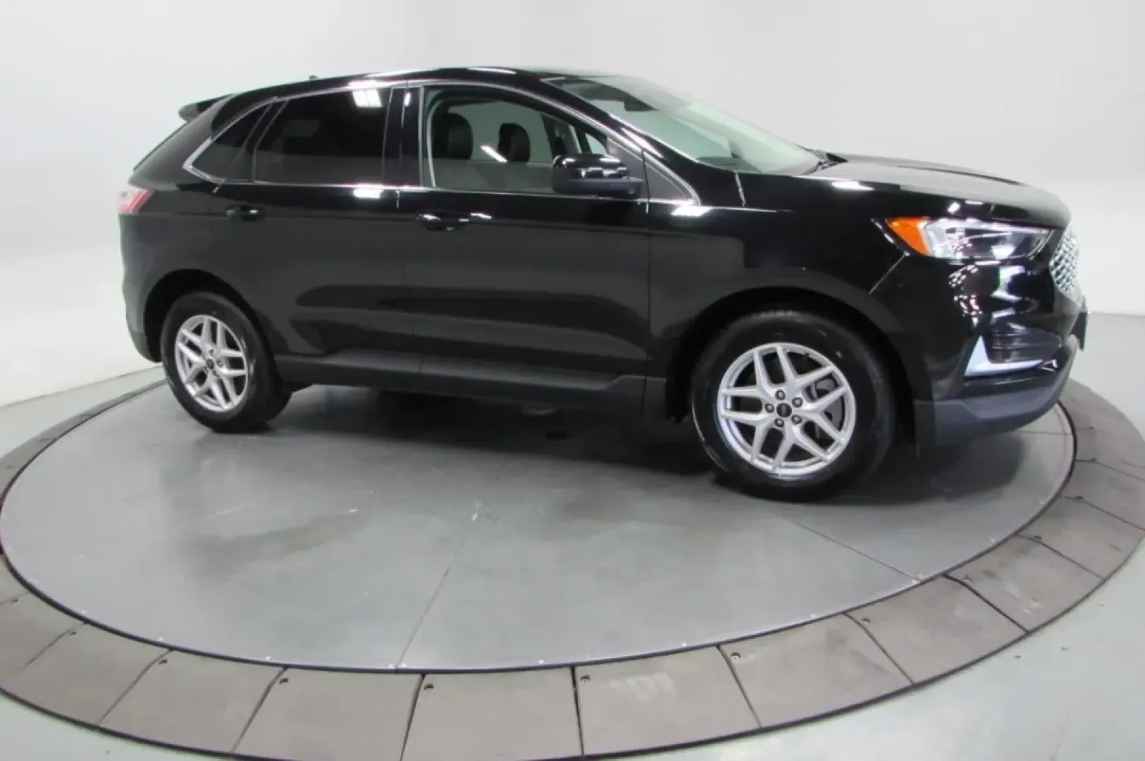 2023 /Dune Leather Ford Edge SEL (2FMPK4J97PB) with an Other engine, Automatic transmission, located at 12836 Highway 21, De Soto, MO, 63020, (636) 337-7777, 38.151867, -90.575615 - **Unleash Your Adventurous Spirit with the 2023 Ford Edge at Pettus Ford De Soto!**<br /> <br /> Are you ready to elevate your family's weekend getaways, daily commutes, or off-road adventures? Look no further than this stunning 2023 Ford Edge, a perfect blend of style, performance, and comfort desi - Photo#3