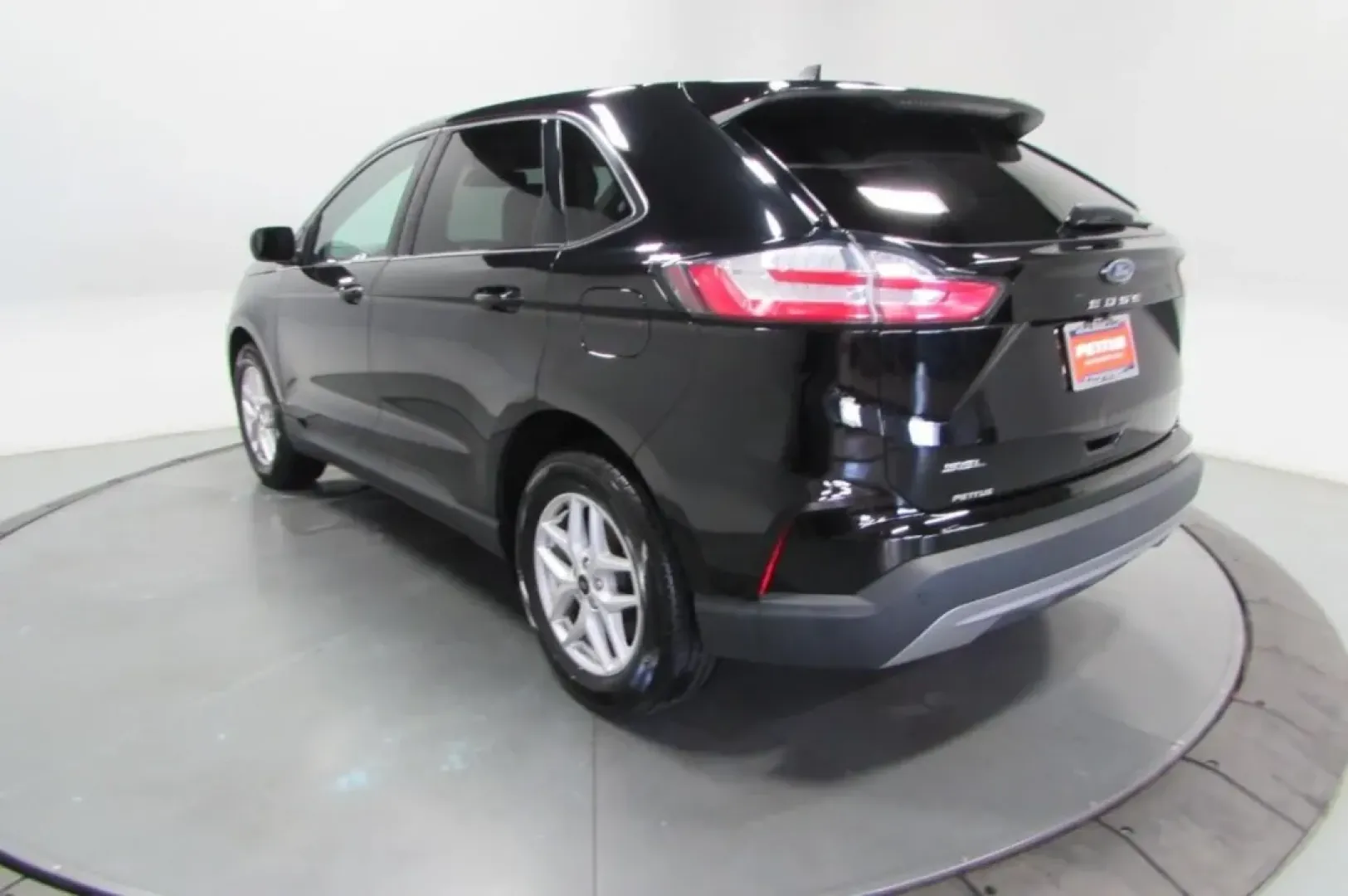 2023 /Dune Leather Ford Edge SEL (2FMPK4J97PB) with an Other engine, Automatic transmission, located at 12836 Highway 21, De Soto, MO, 63020, (636) 337-7777, 38.151867, -90.575615 - **Unleash Your Adventurous Spirit with the 2023 Ford Edge at Pettus Ford De Soto!**<br /> <br /> Are you ready to elevate your family's weekend getaways, daily commutes, or off-road adventures? Look no further than this stunning 2023 Ford Edge, a perfect blend of style, performance, and comfort desi - Photo#5